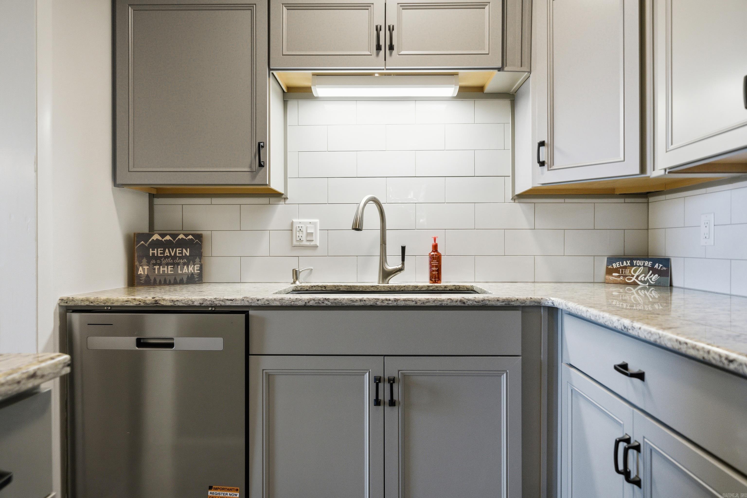 220 Sunset Bay Road Hot Springs, AR 71913