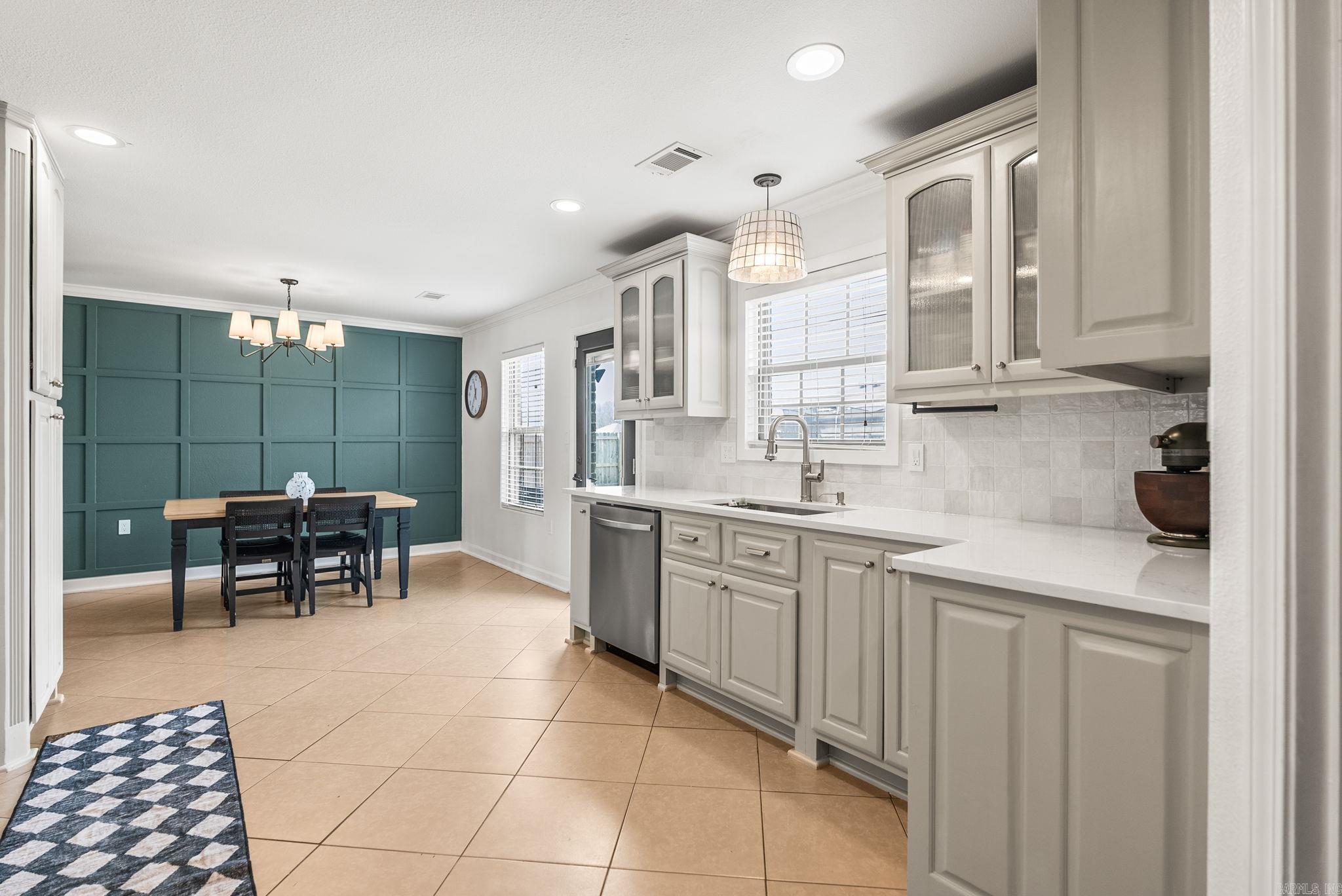 16 WHITETAIL  Ward, AR