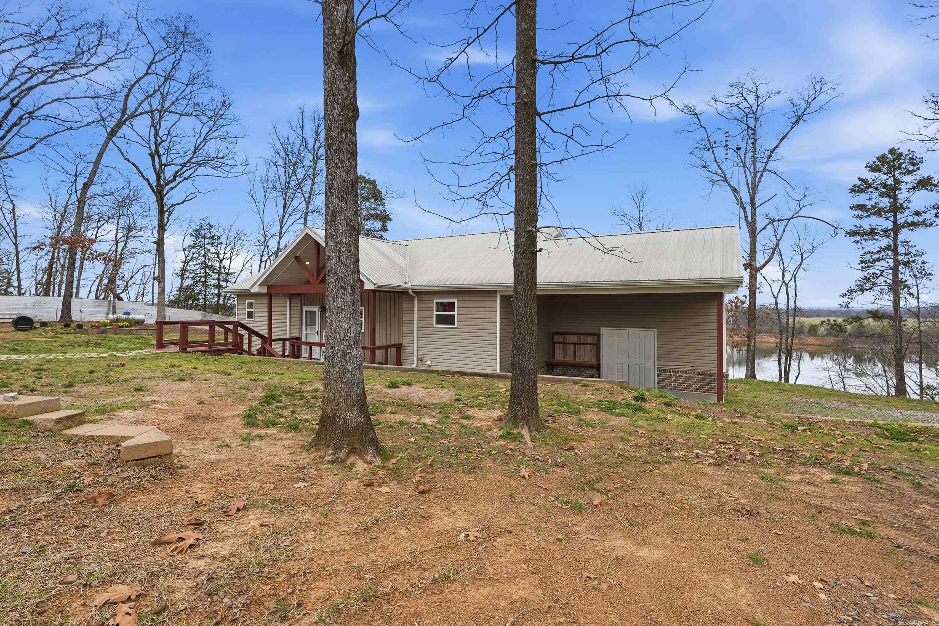 906 Stony Point Road  Houston, AR