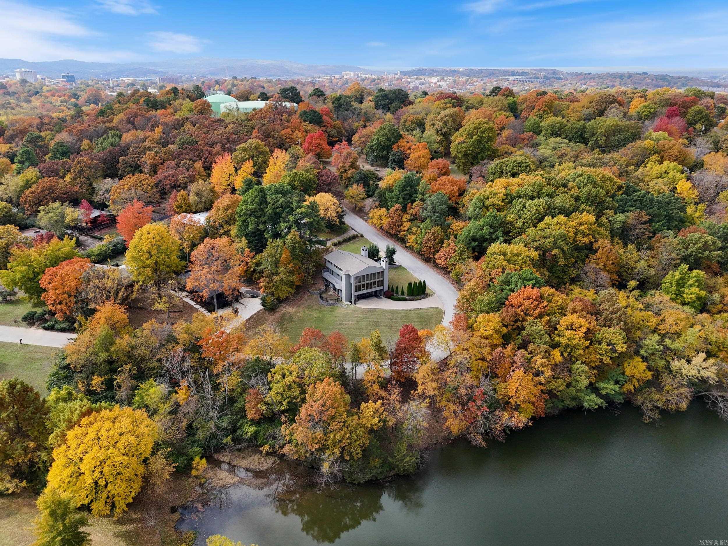 1140 E Lakefront Drive  Fayetteville, AR