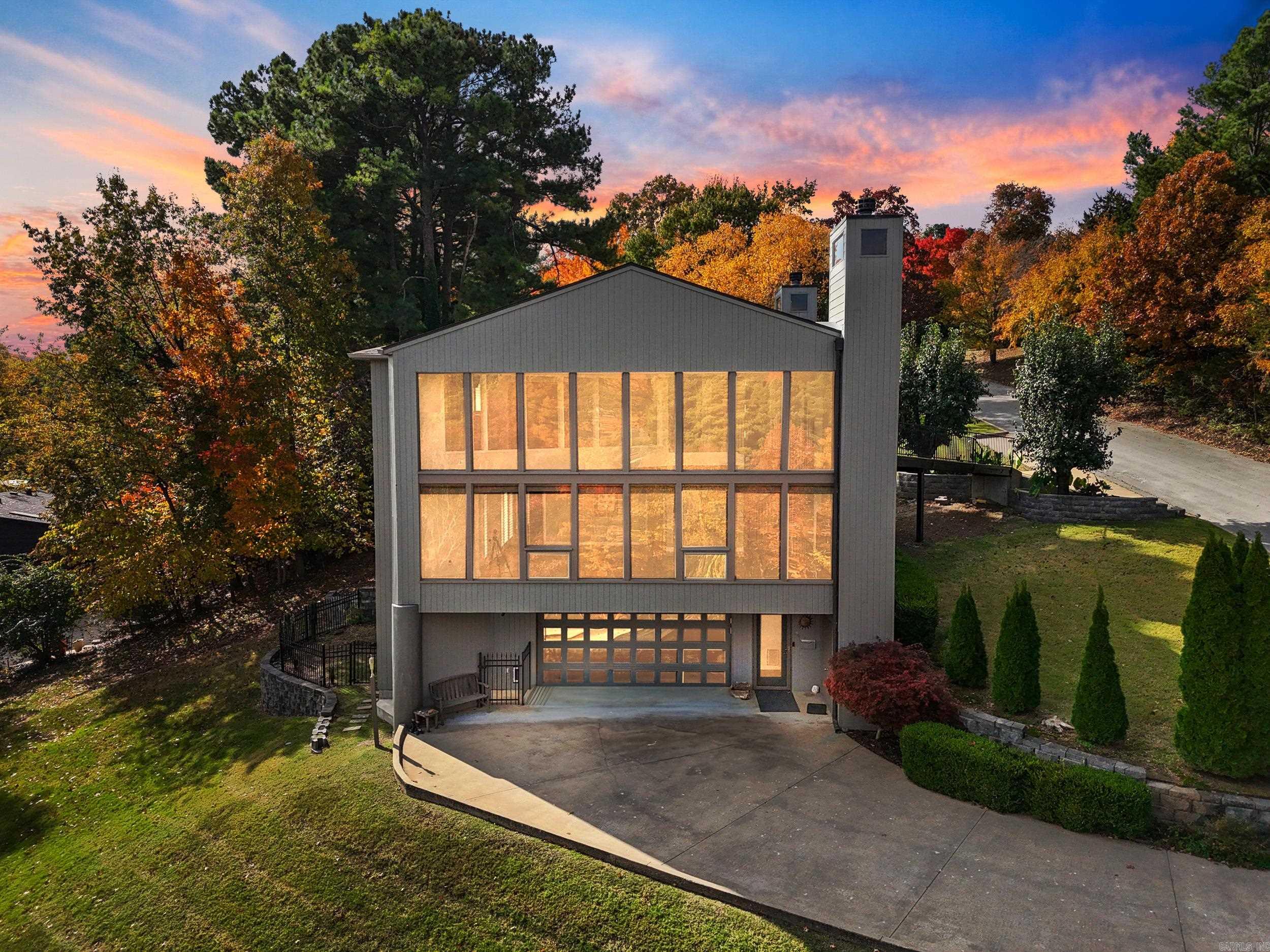 1140 E Lakefront Drive  Fayetteville, AR