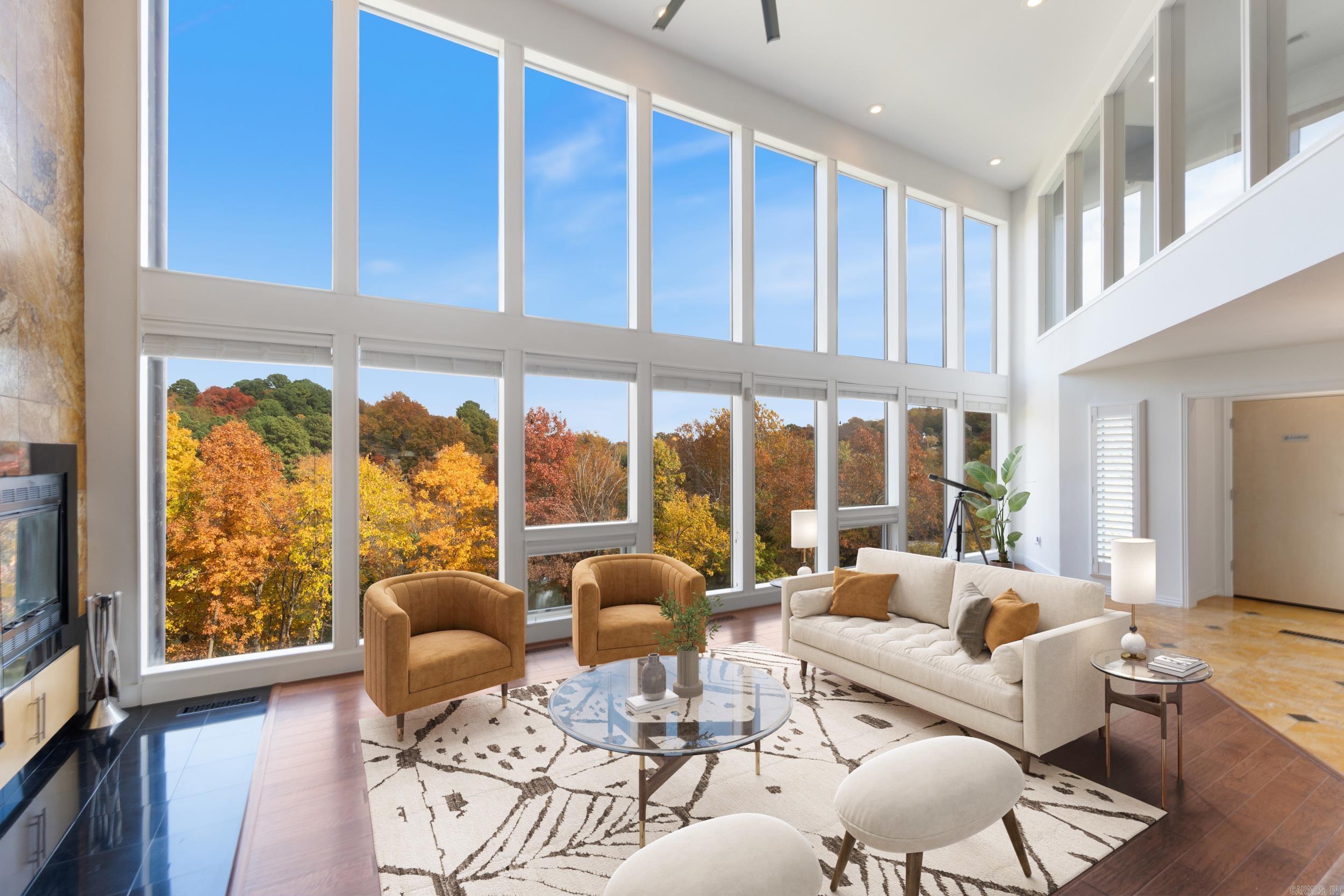 1140 E Lakefront Drive  Fayetteville, AR