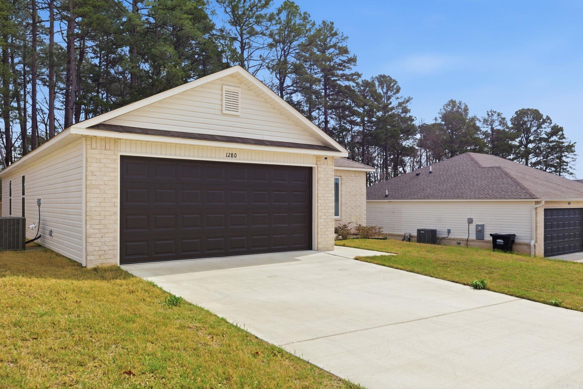 1280 Meadows Dr  Benton, AR