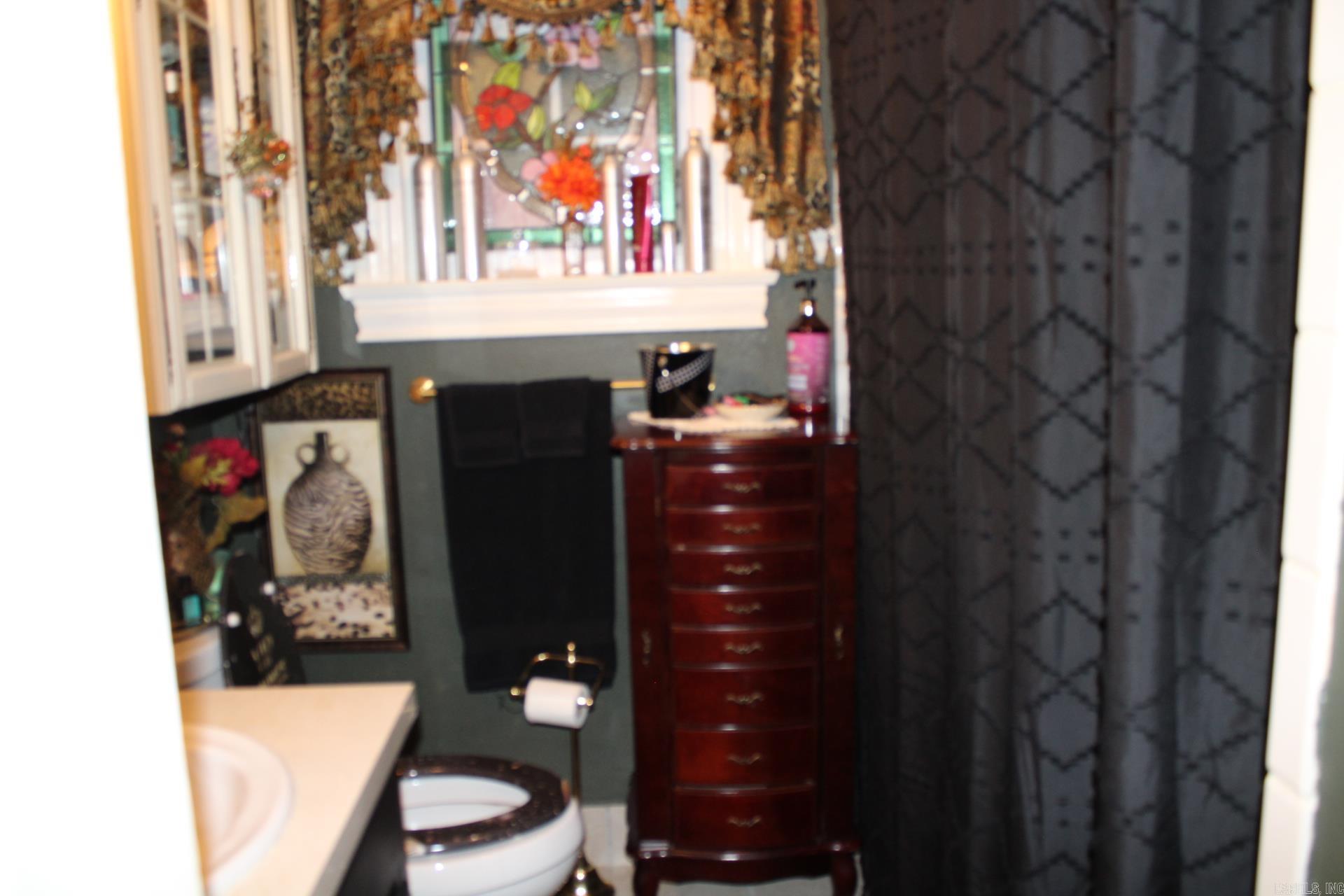 701 W Sunset  Nashville, AR