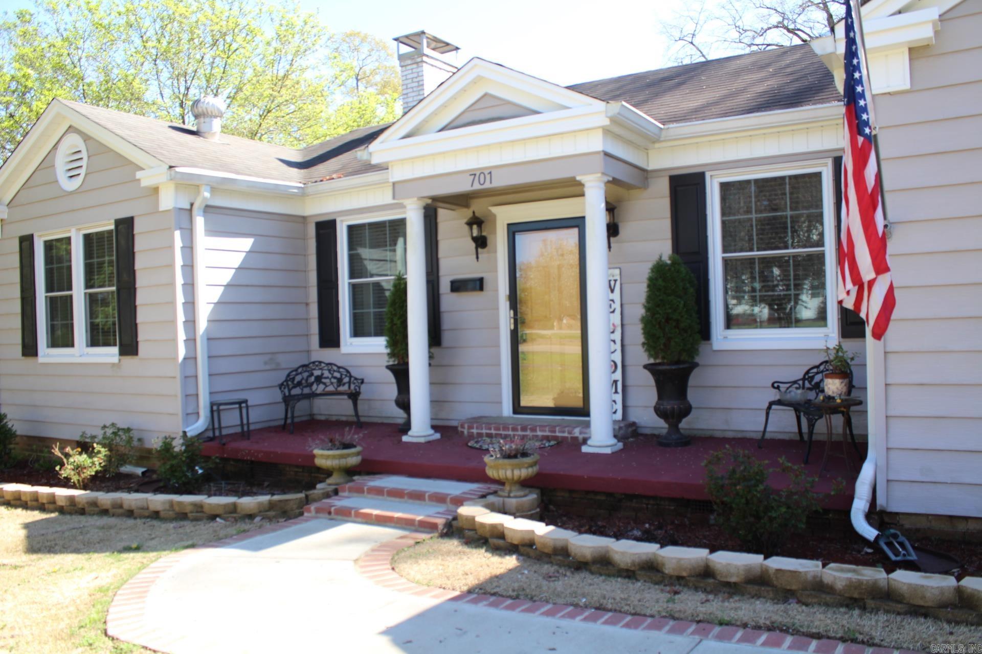 701 W Sunset  Nashville, AR