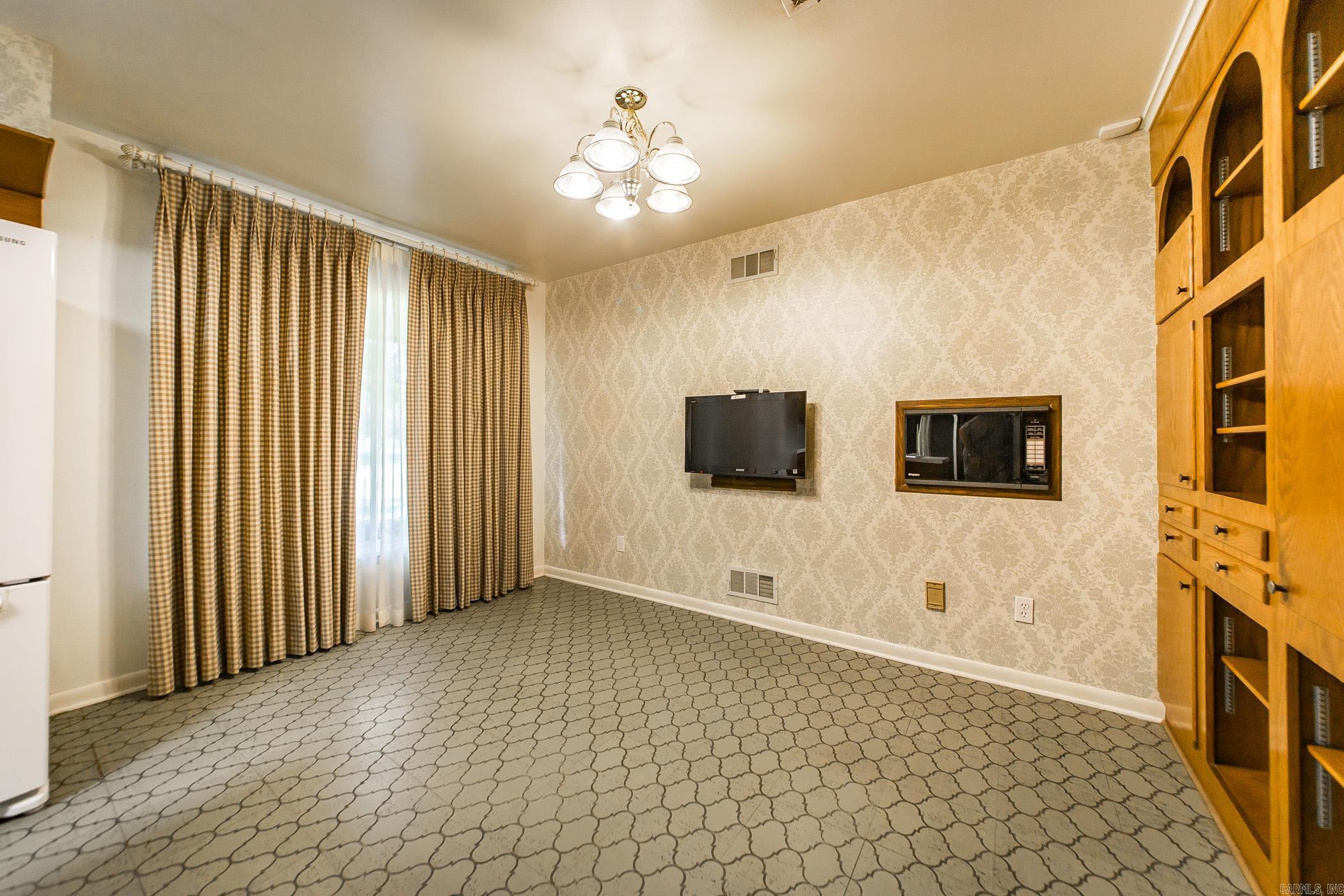 314 SE 5th  England, AR