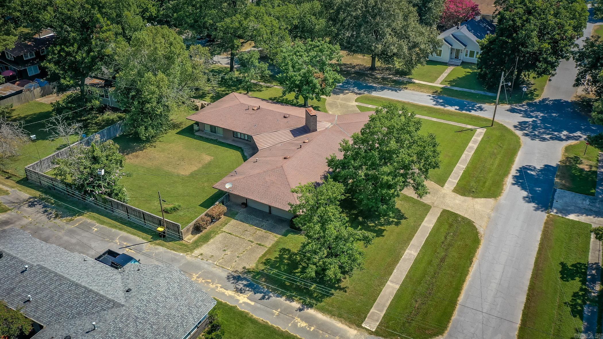 314 SE 5th  England, AR