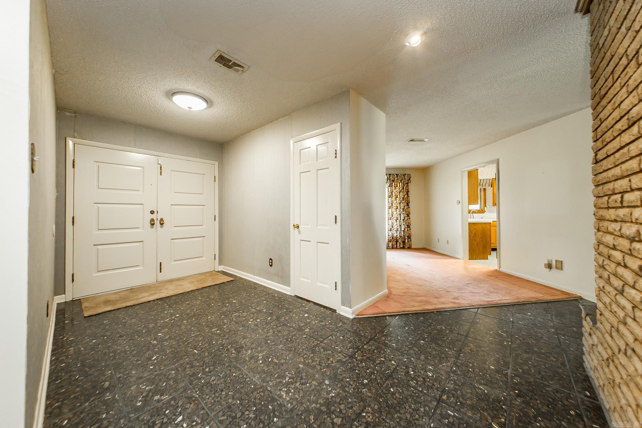 314 SE 5th  England, AR