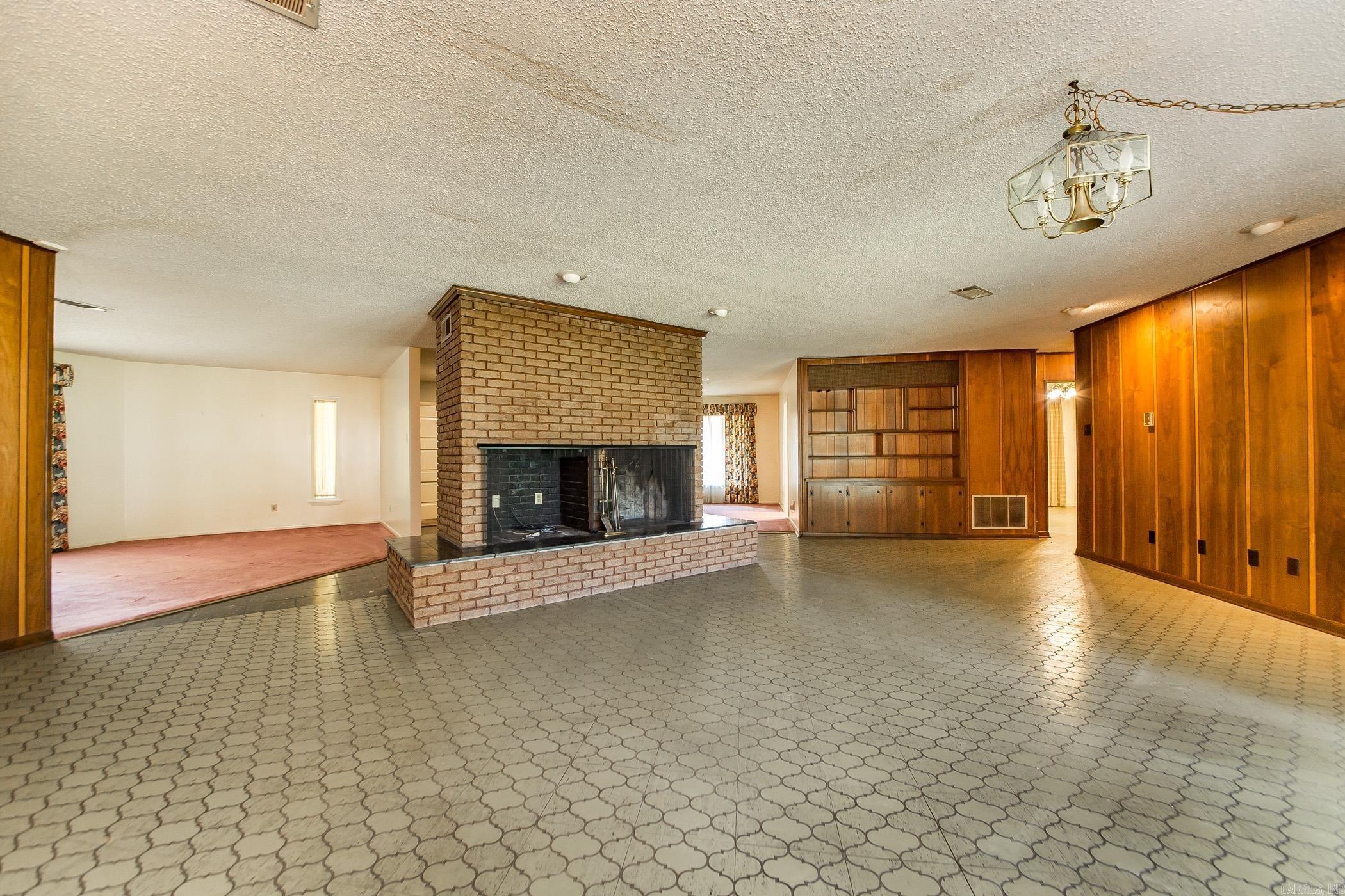 314 SE 5th  England, AR