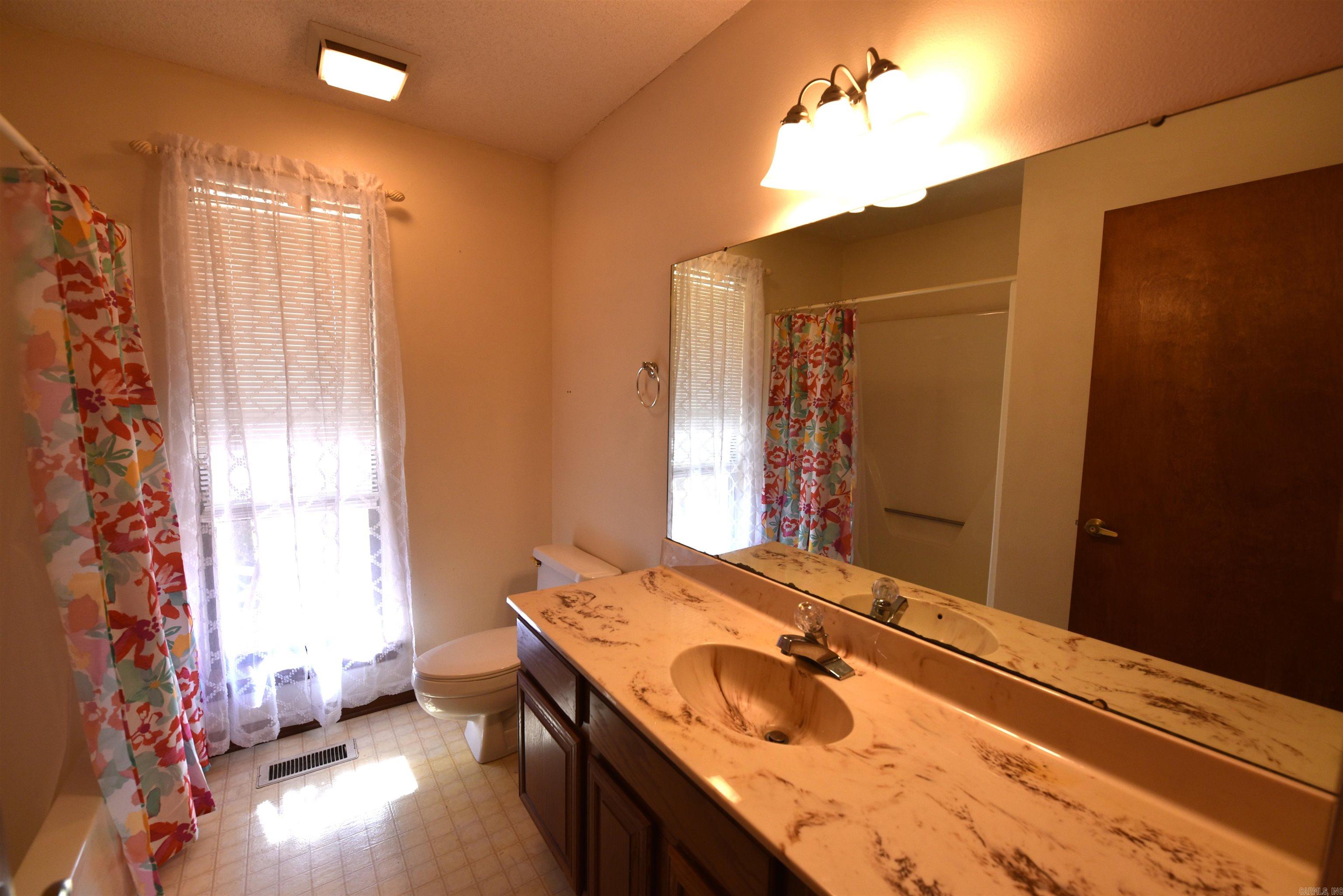 1266 Dave Creek Pkwy  Fairfield Bay, AR