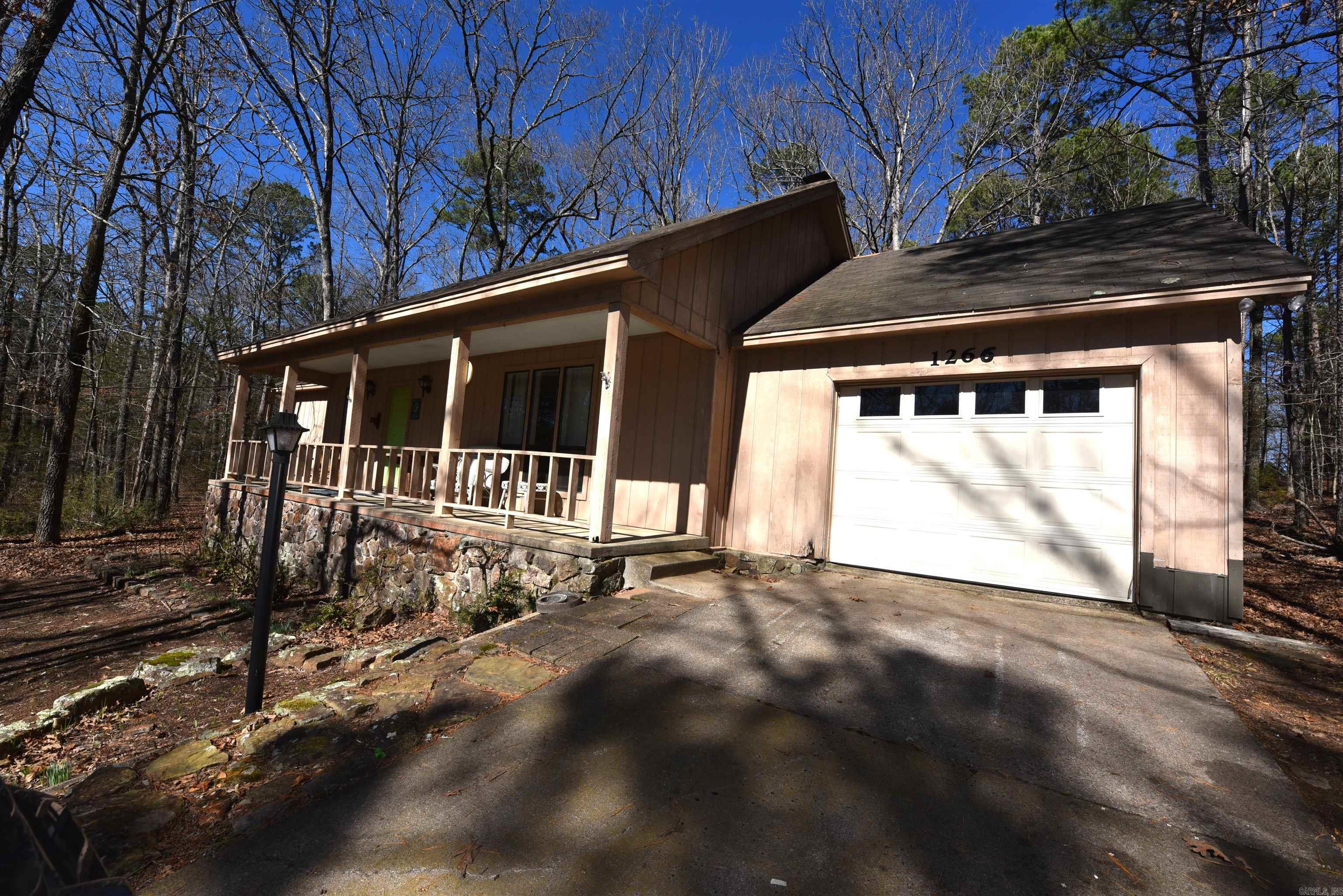 1266 Dave Creek Pkwy  Fairfield Bay, AR