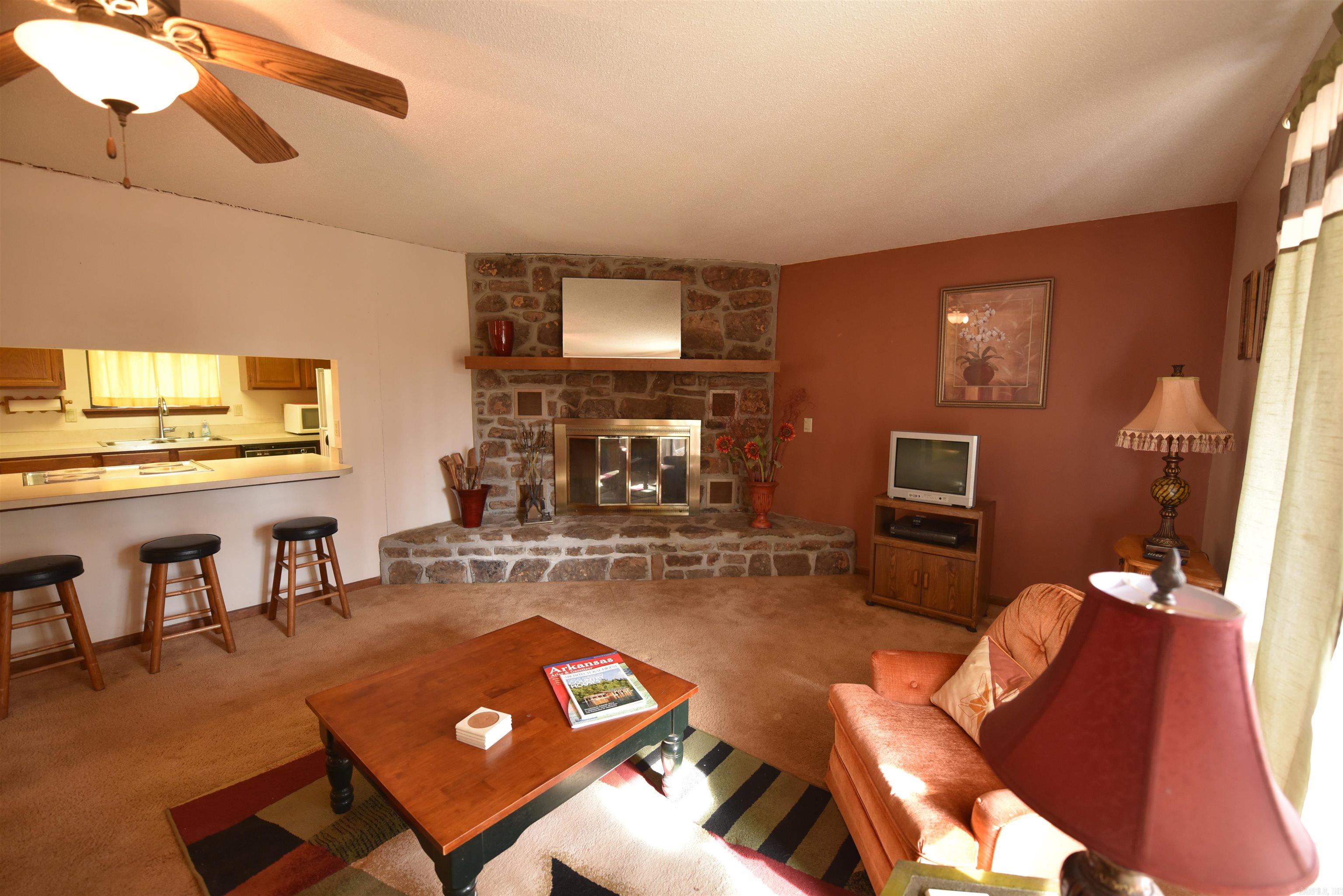 1266 Dave Creek Pkwy  Fairfield Bay, AR