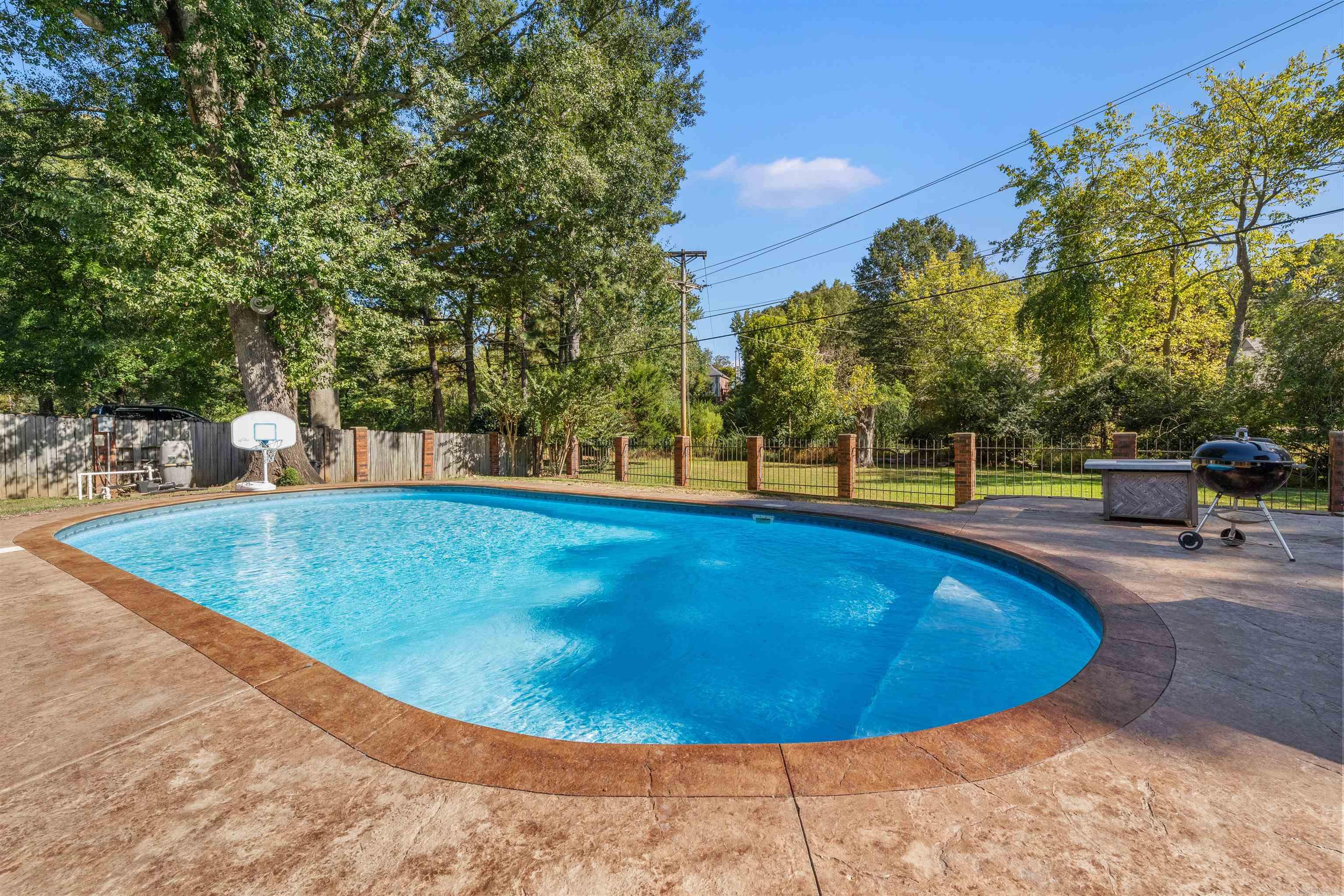 8 Dove Creek  North Little Rock, AR