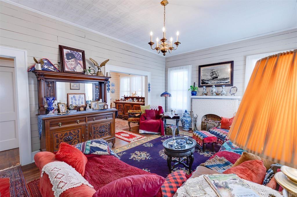 1000 Nelson  Linden, TX