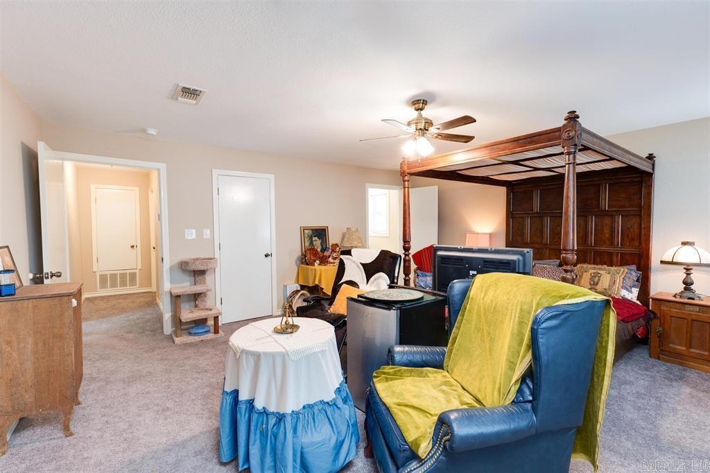 1000 Nelson  Linden, TX