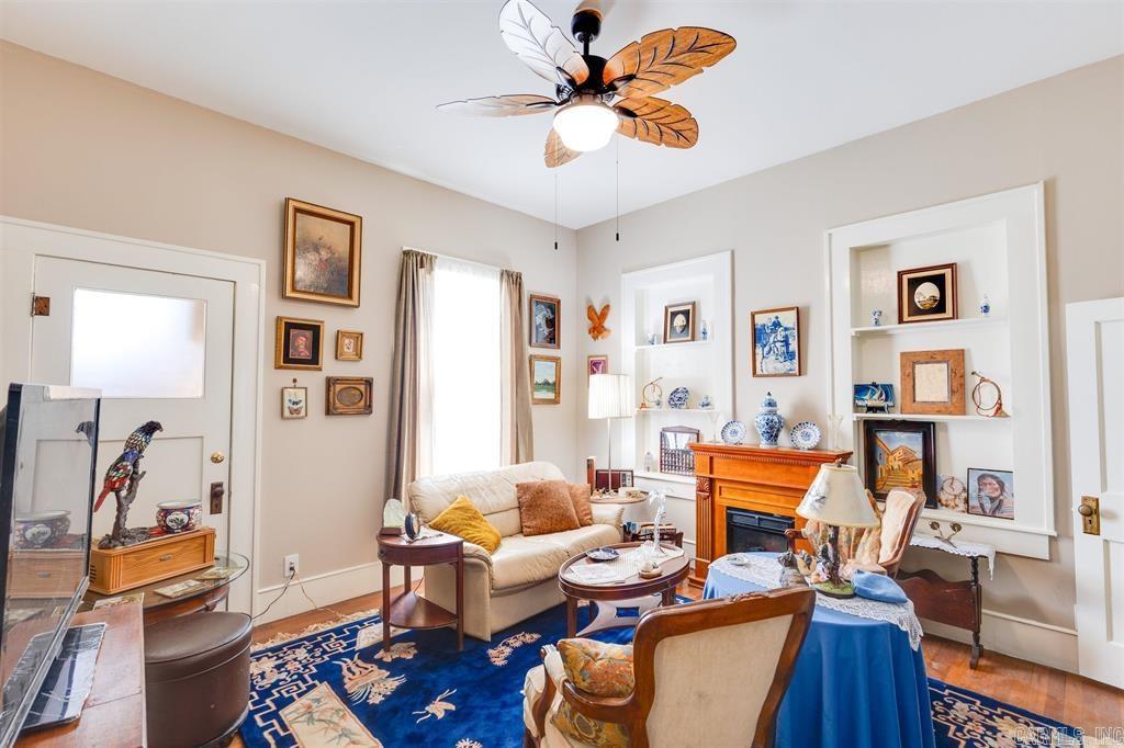 1000 Nelson  Linden, TX