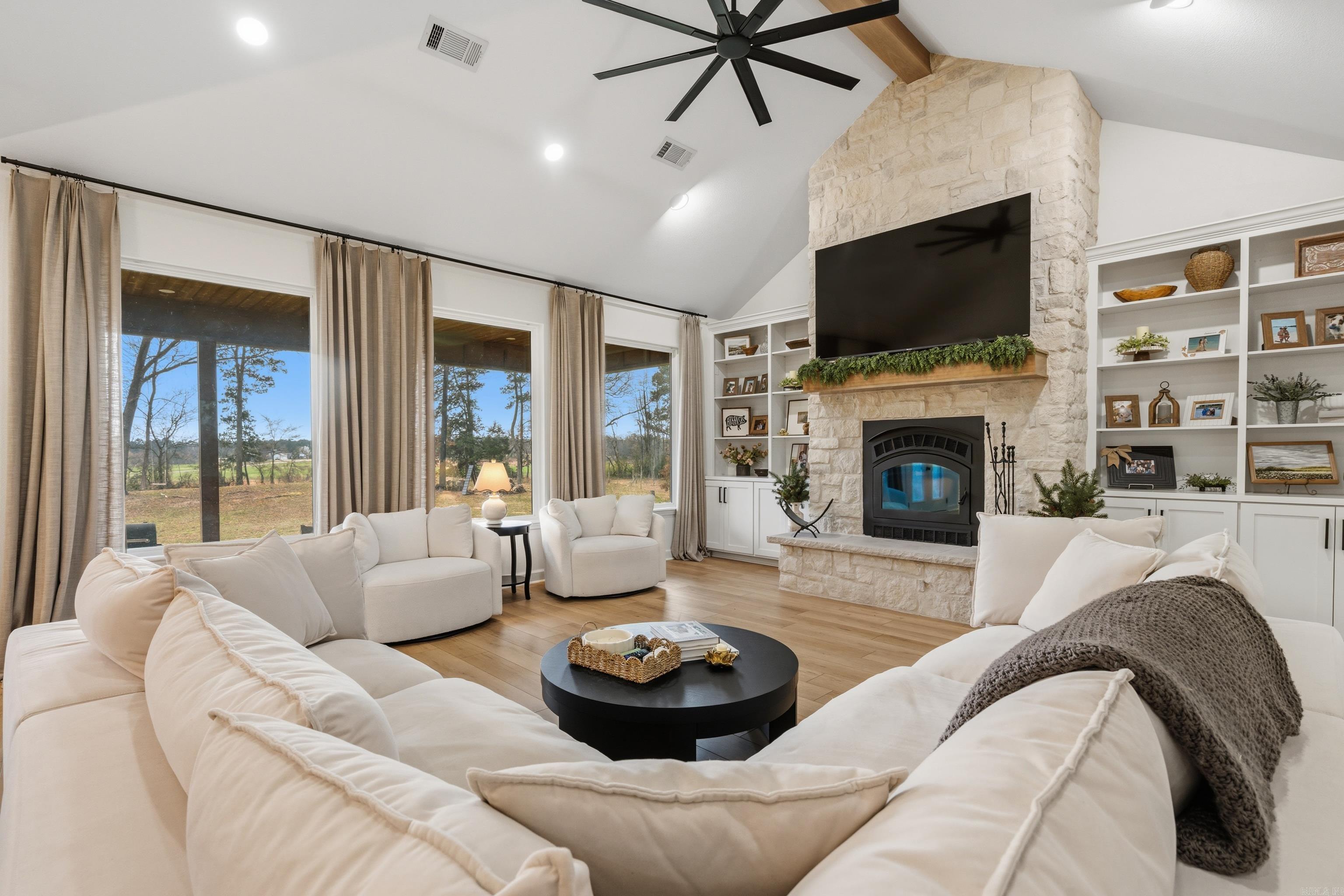 17097 HWY 84 Bismarck, AR 71929