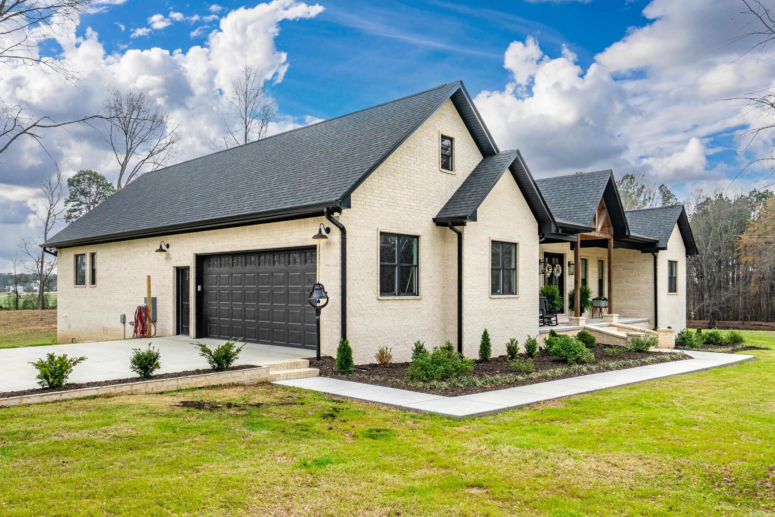 17097 HWY 84 Bismarck, AR 71929