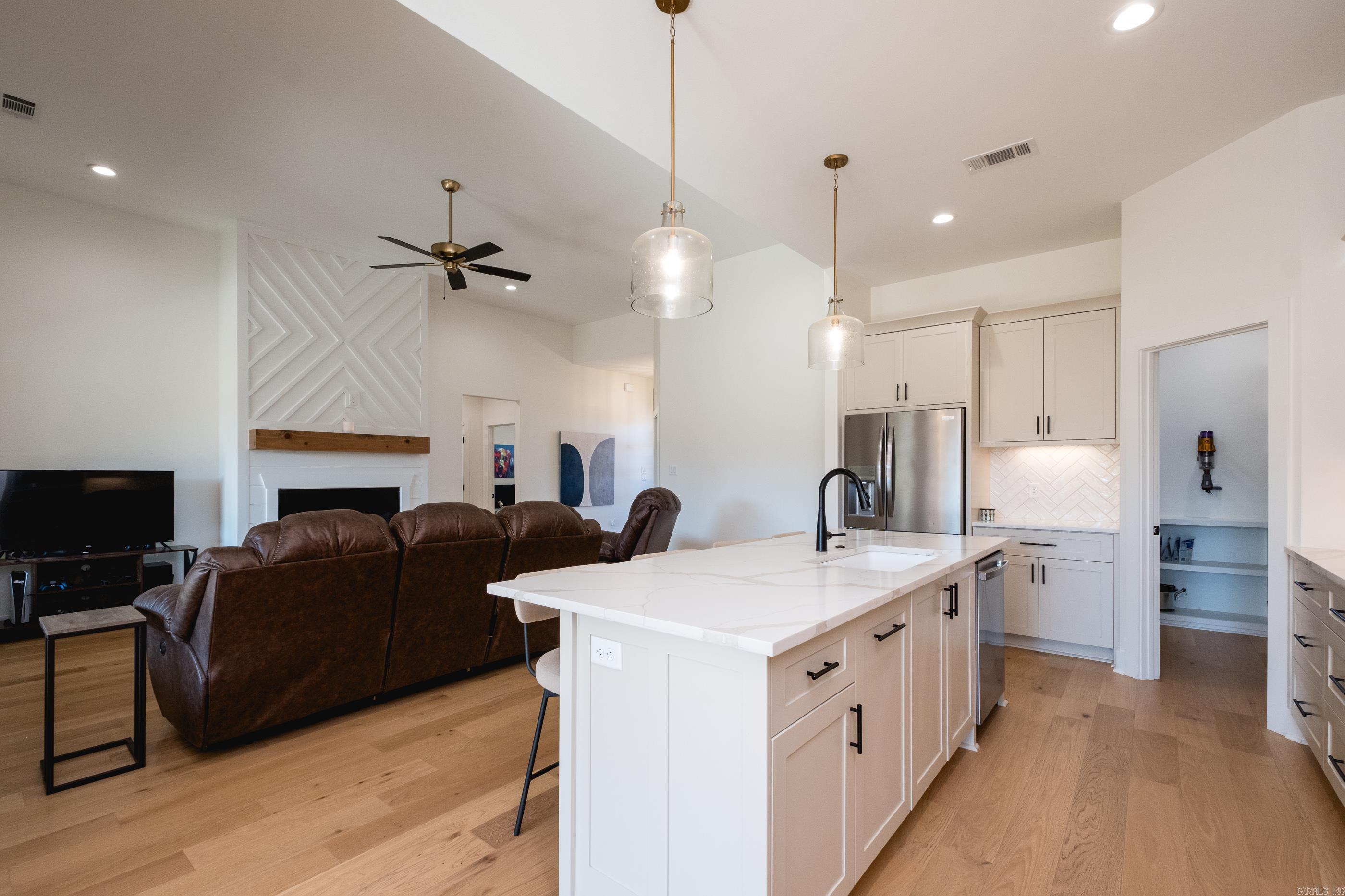 102 Red Crest  Benton, AR