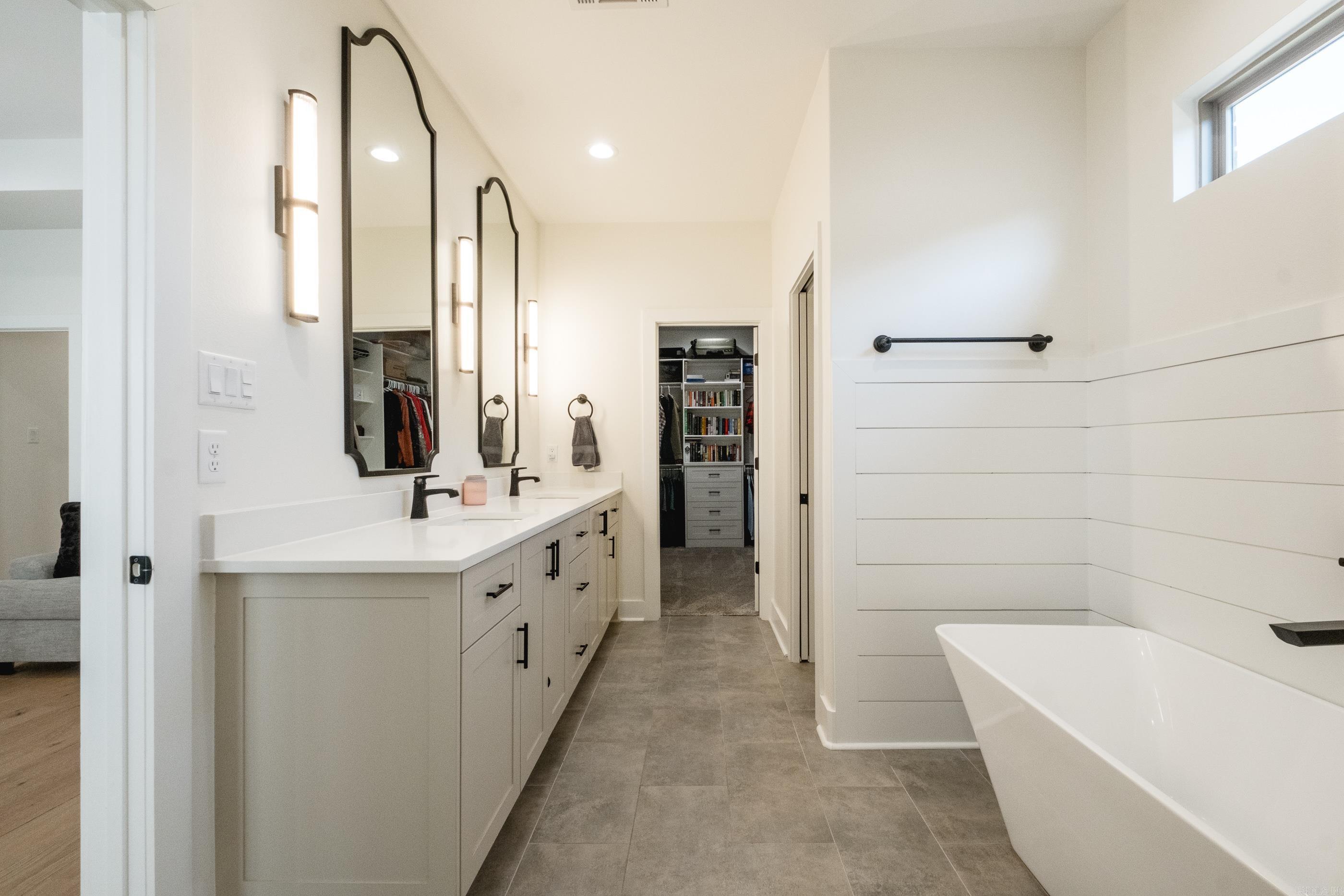 102 Red Crest  Benton, AR