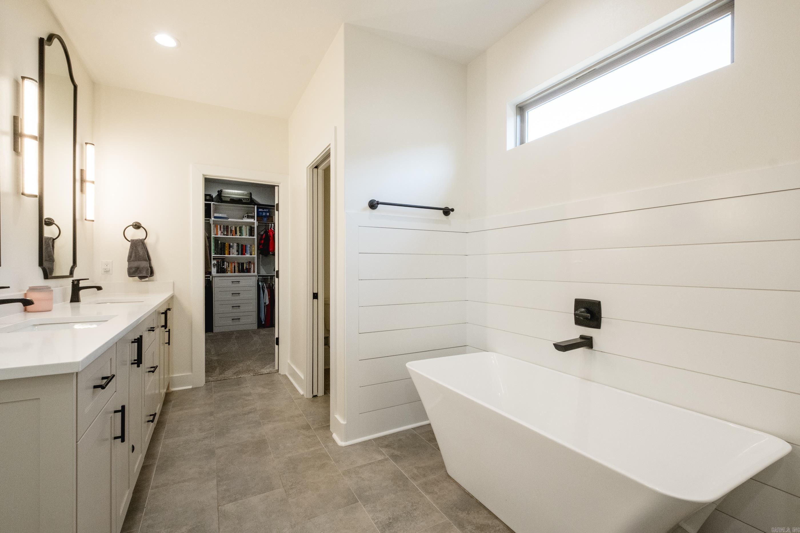 102 Red Crest  Benton, AR