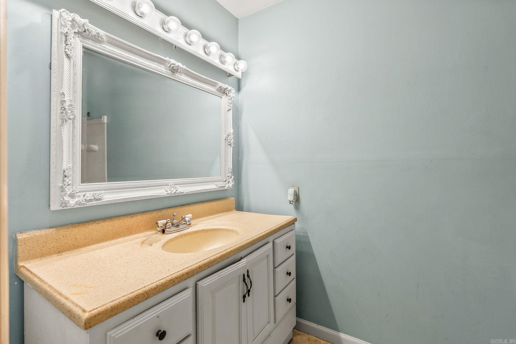 2505 Robinson  Conway, AR