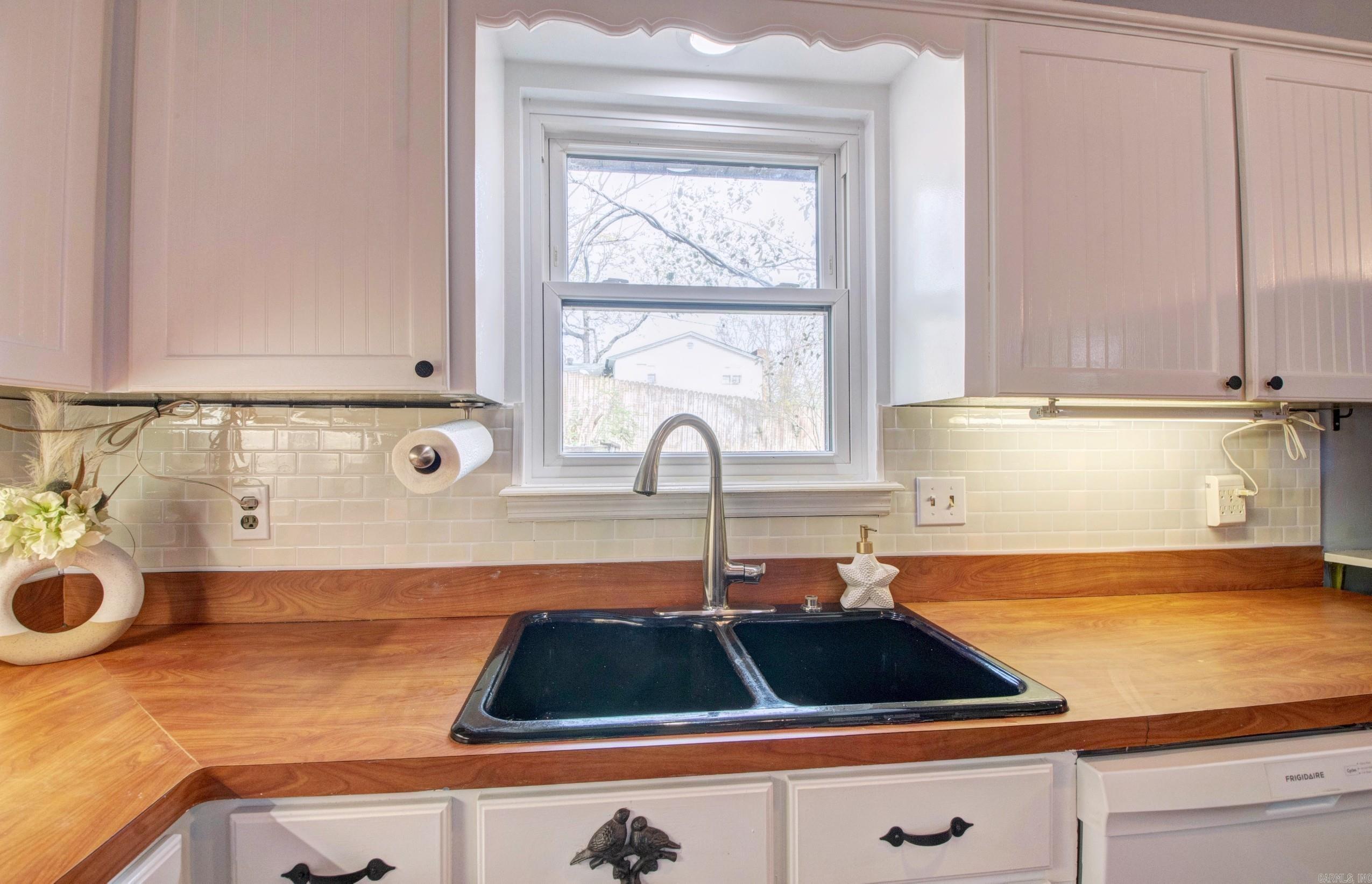 2903 Millbrook  Little Rock, AR