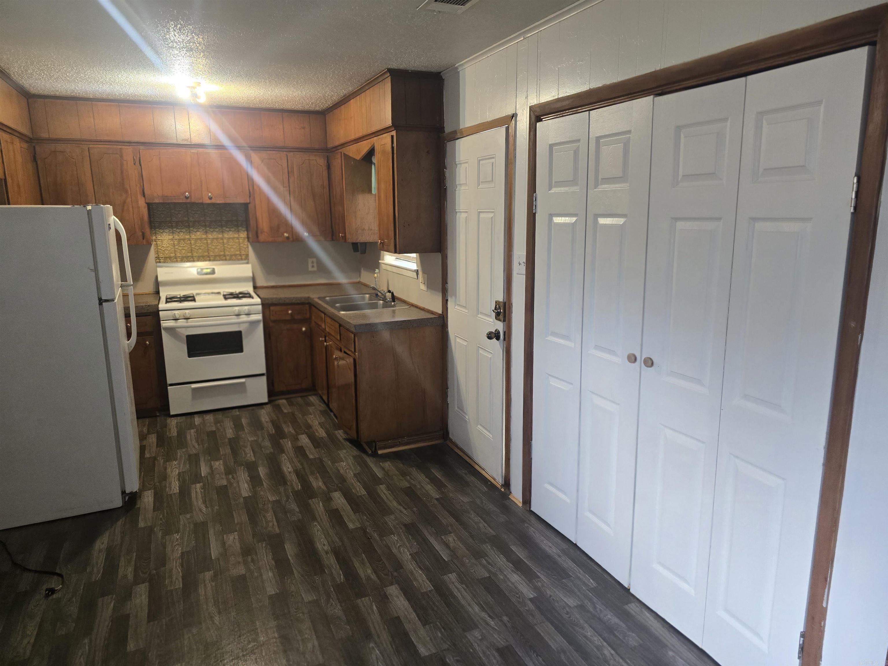 9307 Southwest  Little Rock, AR