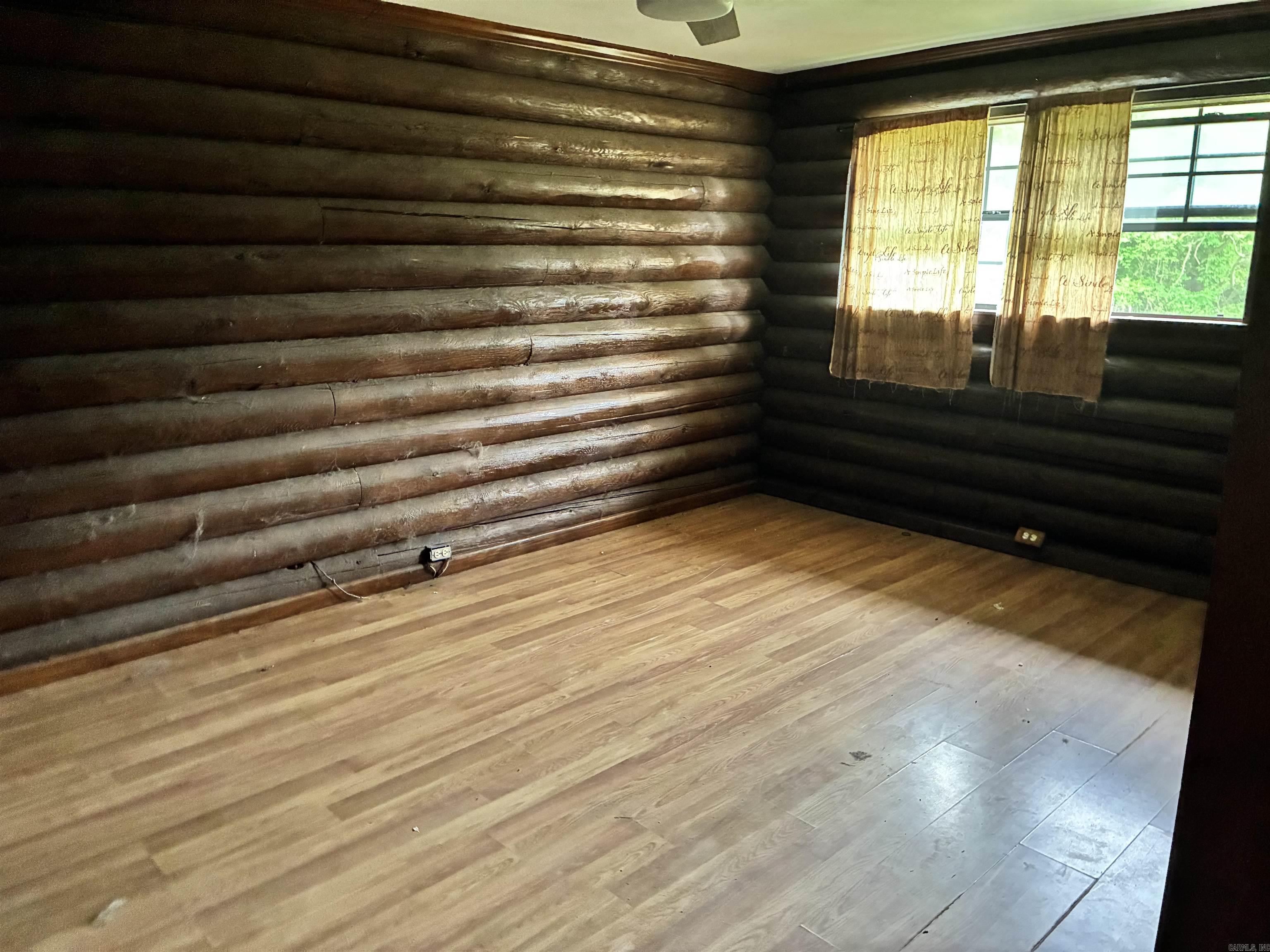 7201 Lake Park Lane Hensley, AR 72065