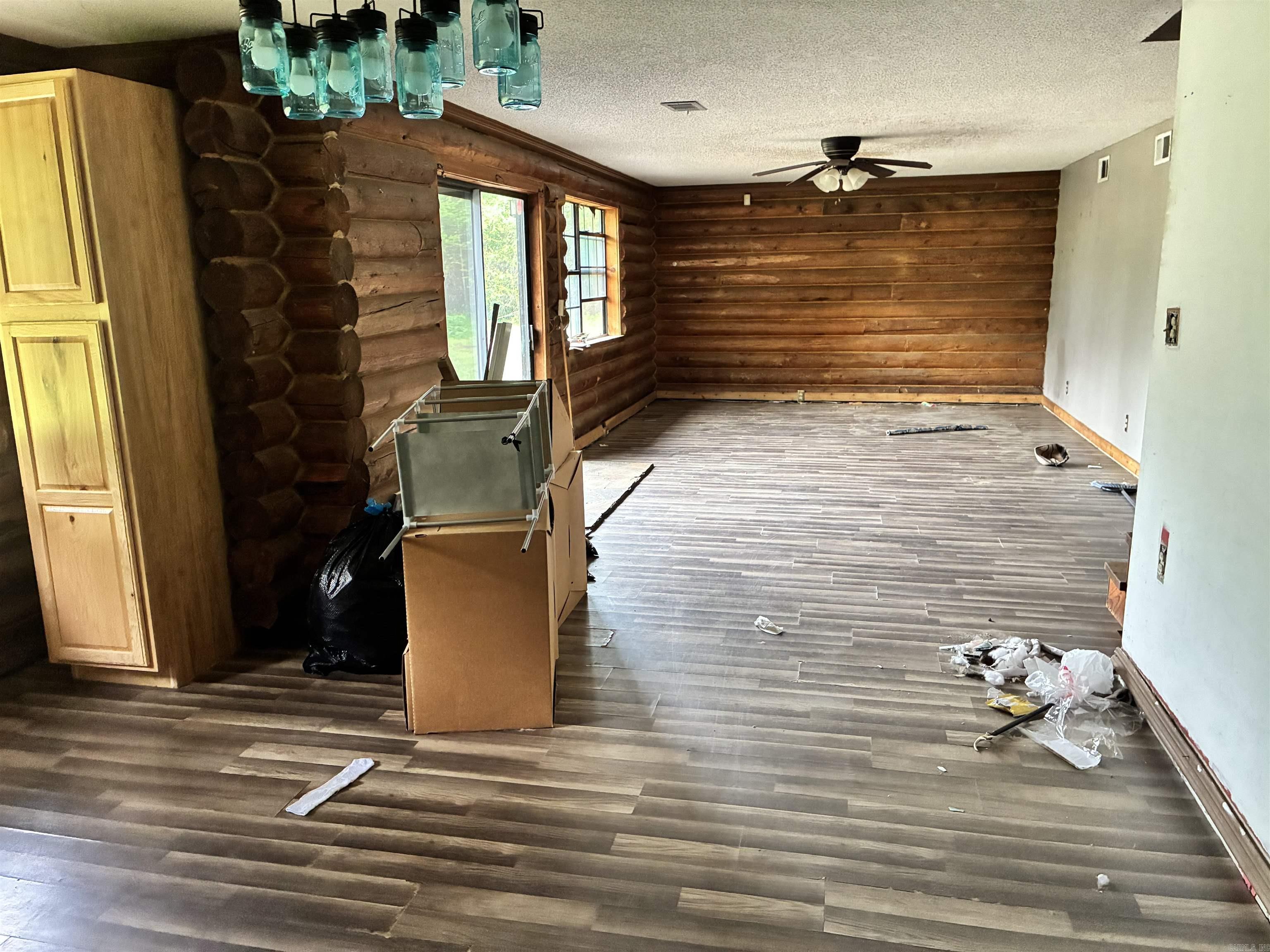 7201 Lake Park Lane Hensley, AR 72065