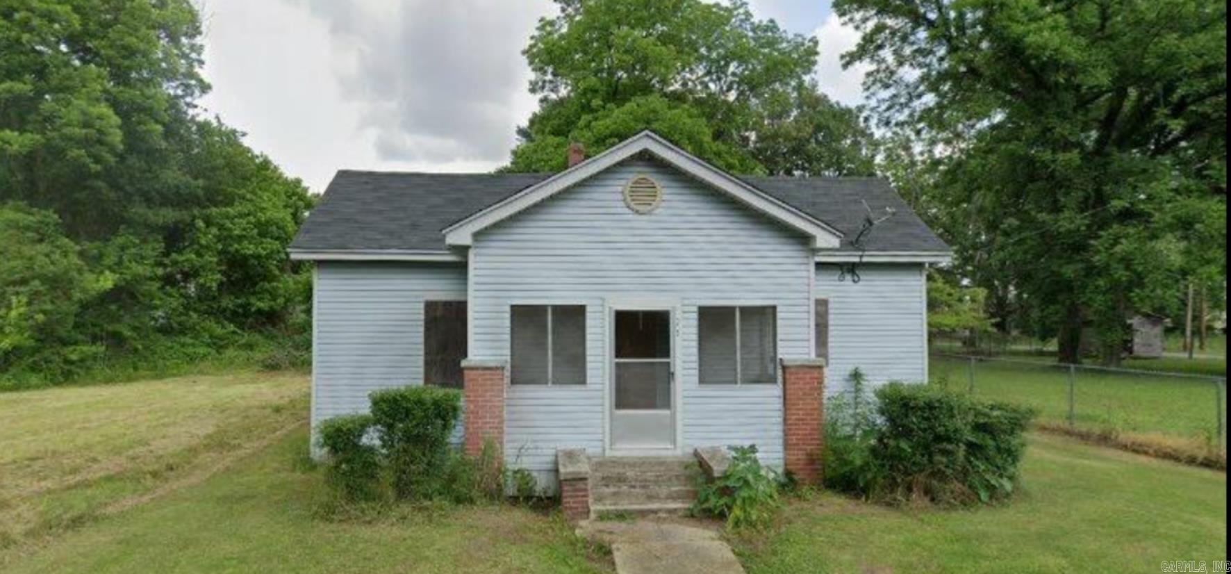 305 N school  Dermott, AR