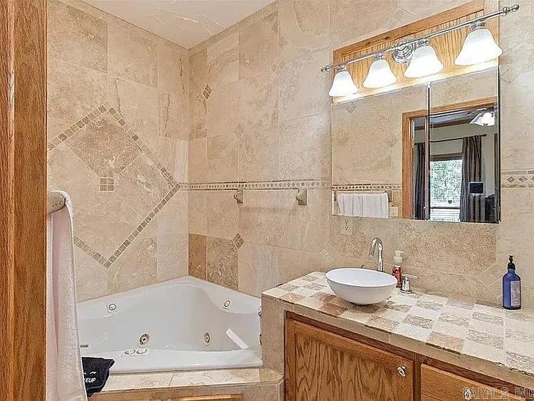 142 County Road 1709 London, AR 72847