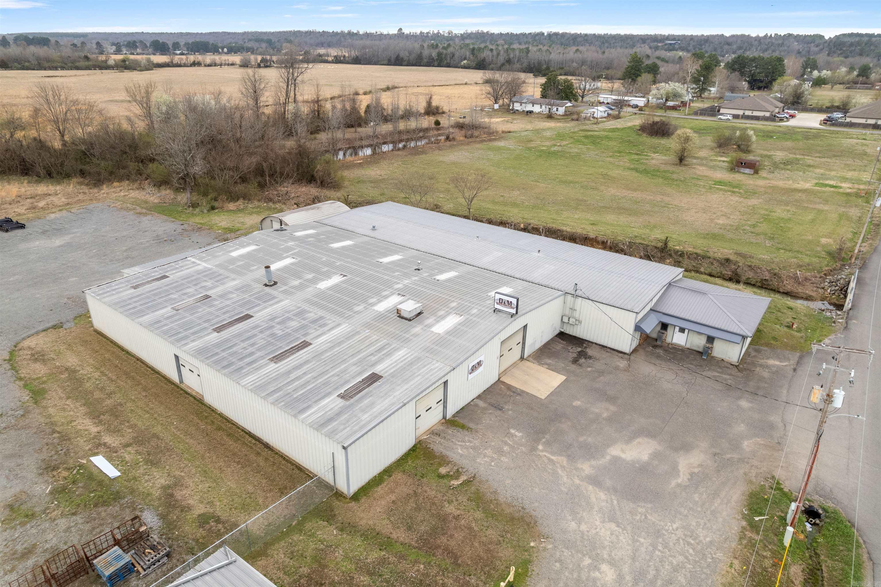 11 College N  Vilonia, AR