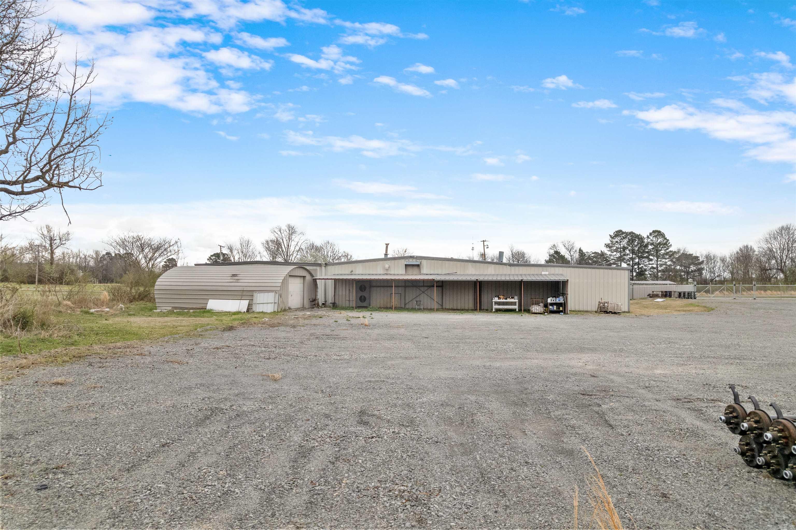 11 College N  Vilonia, AR