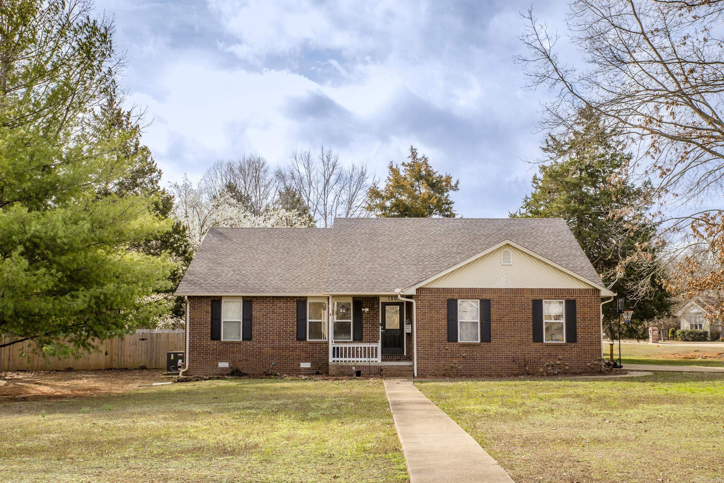 180 Contemporary Drive  Mountain Home, AR