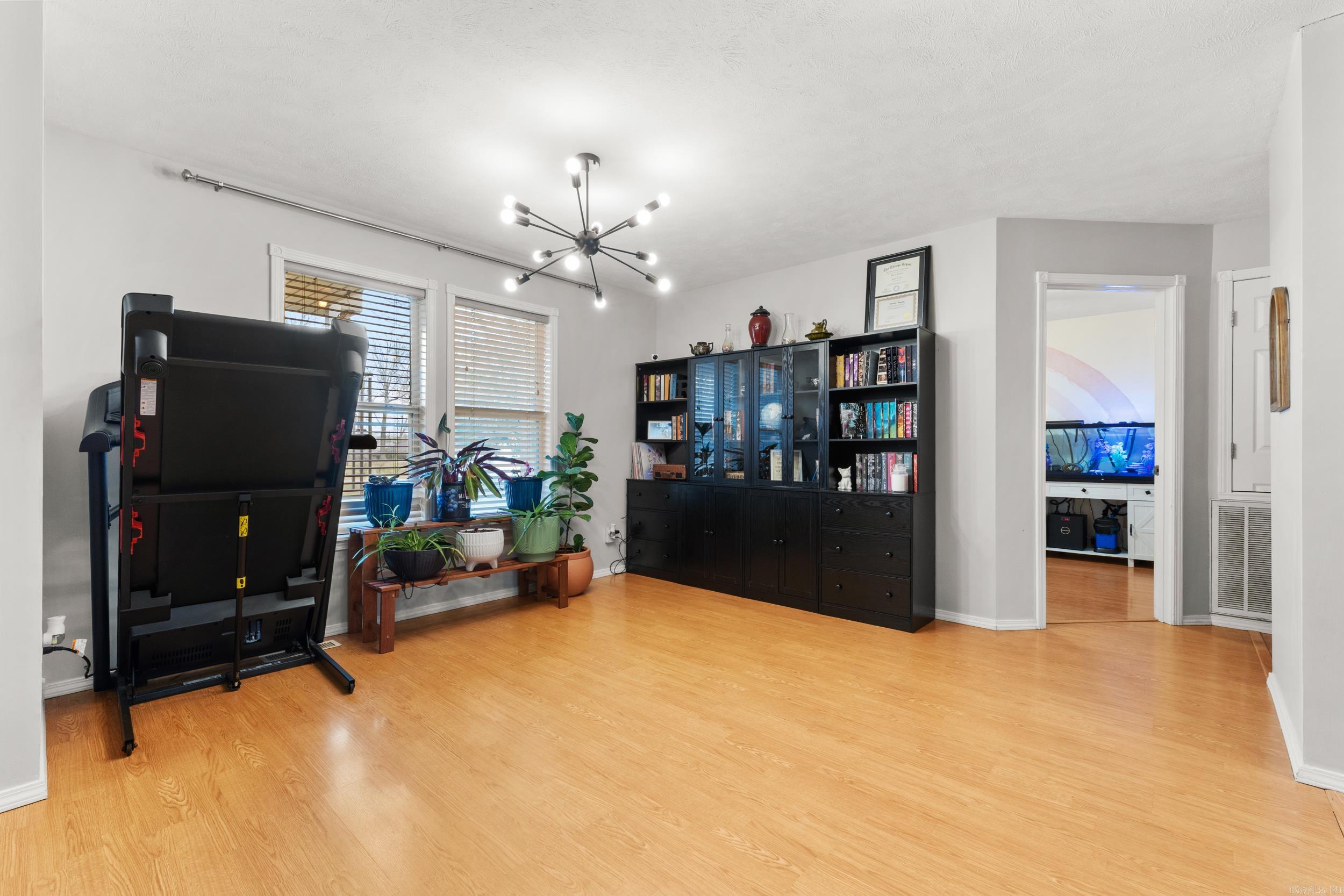 180 Contemporary Drive  Mountain Home, AR