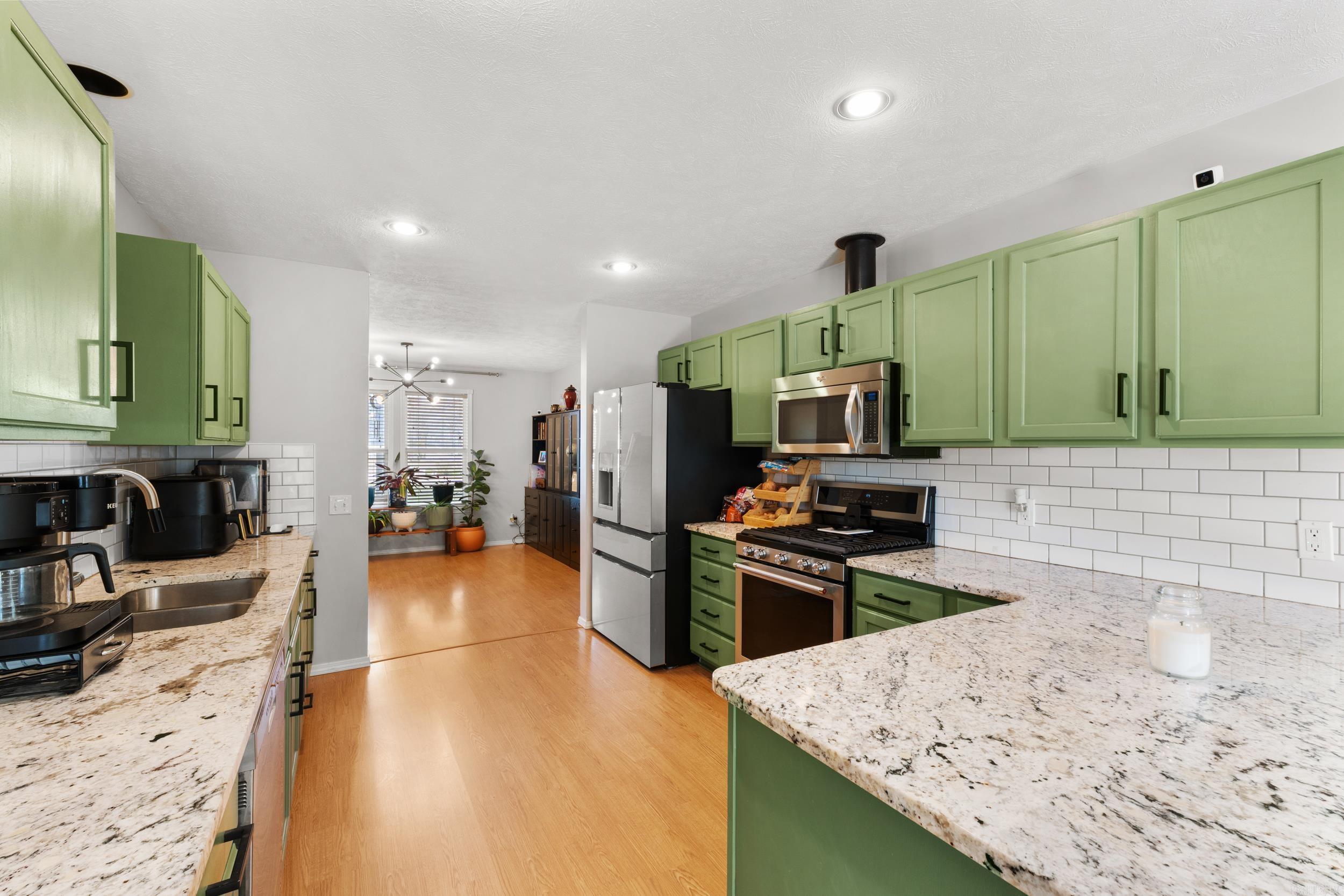 180 Contemporary Drive  Mountain Home, AR