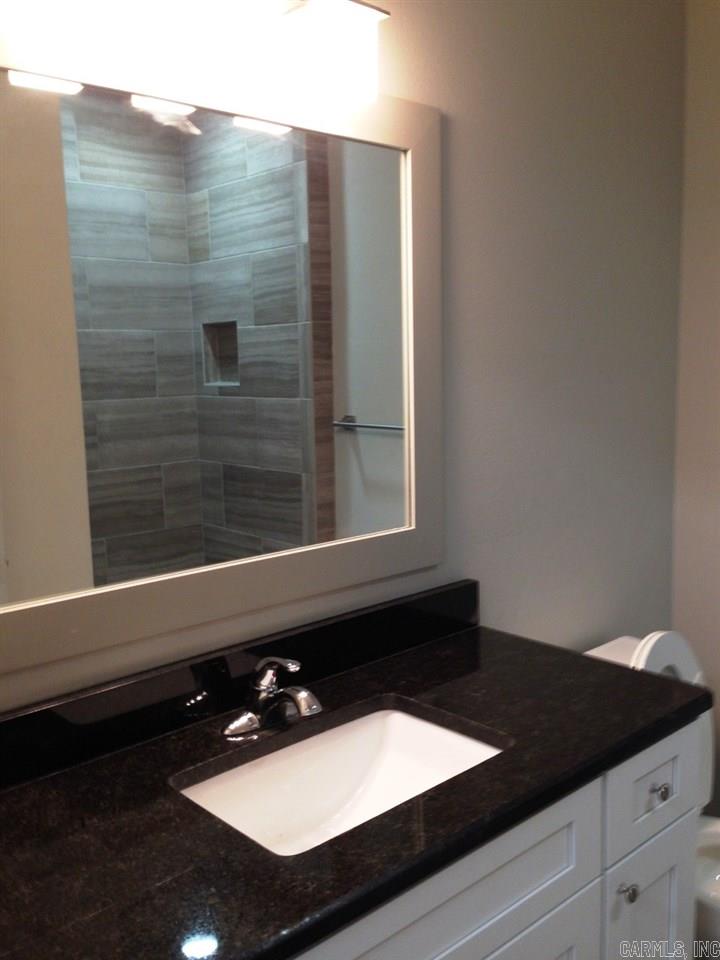 1855 McKennon  Conway, AR