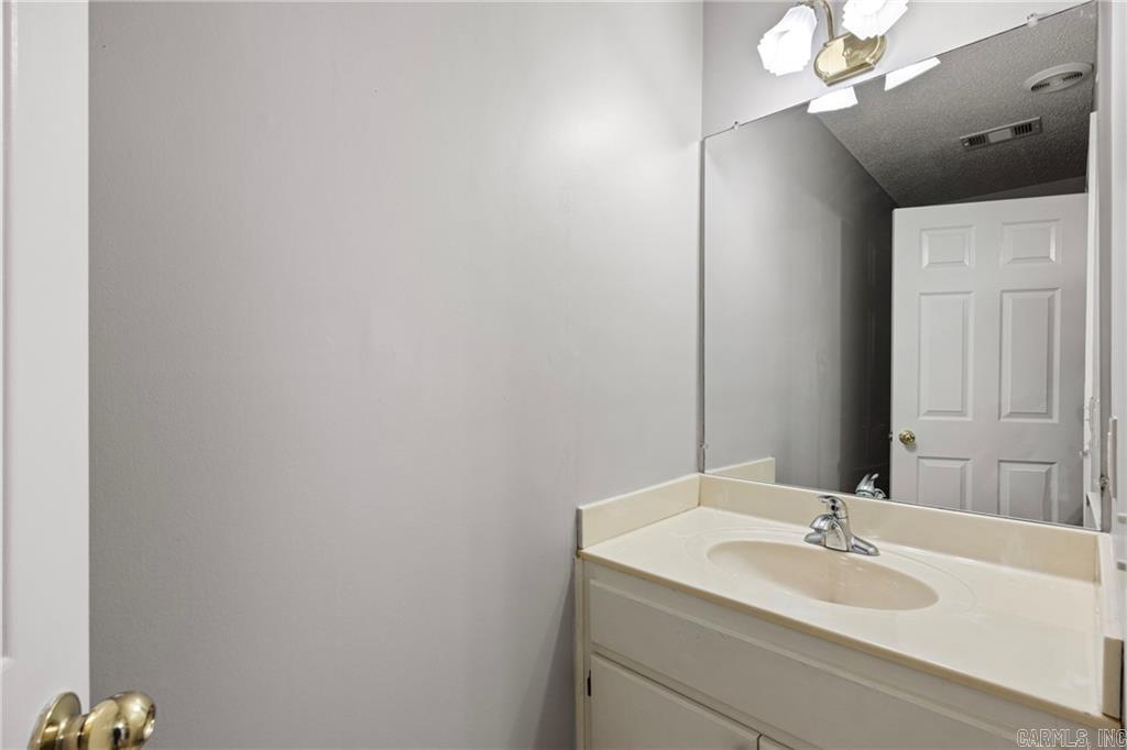 218 Canterbury Circle  Russellville, AR