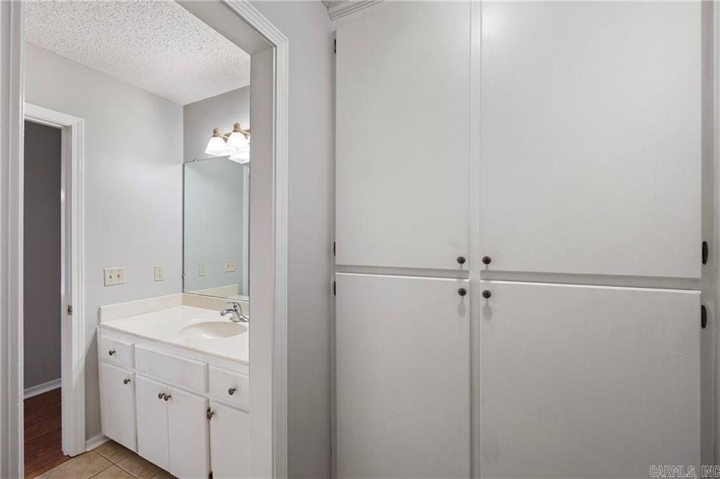 218 Canterbury Circle  Russellville, AR