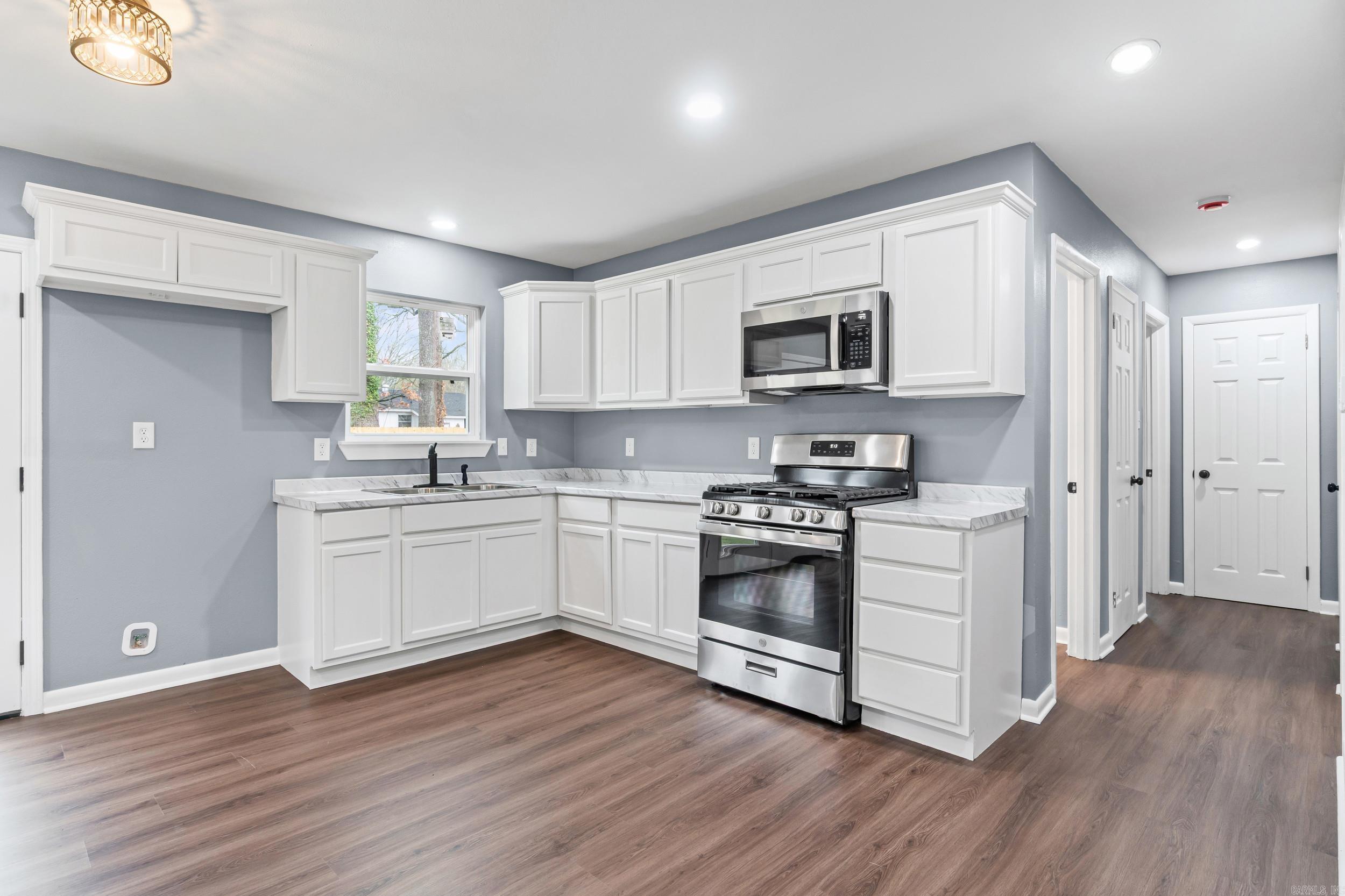 7025 Fairfield Dr  Little Rock, AR