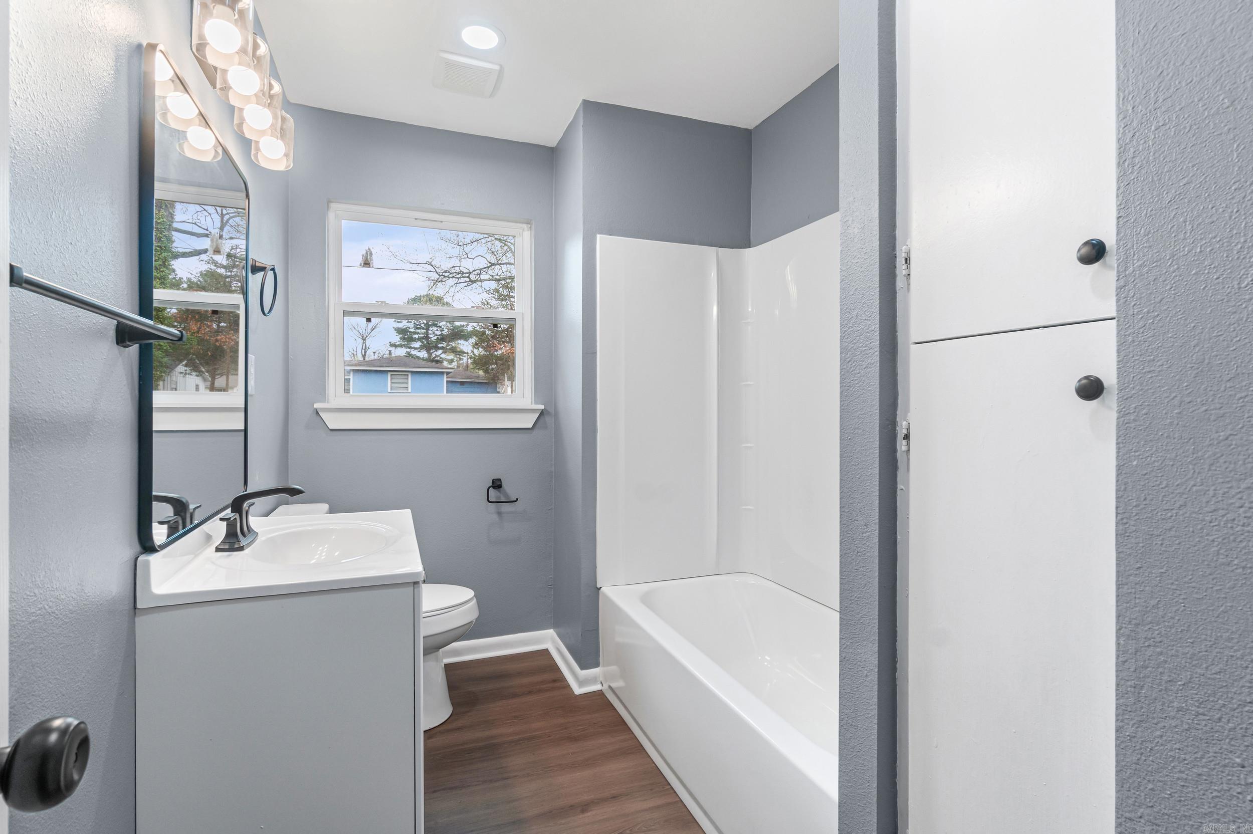 7025 Fairfield Dr  Little Rock, AR