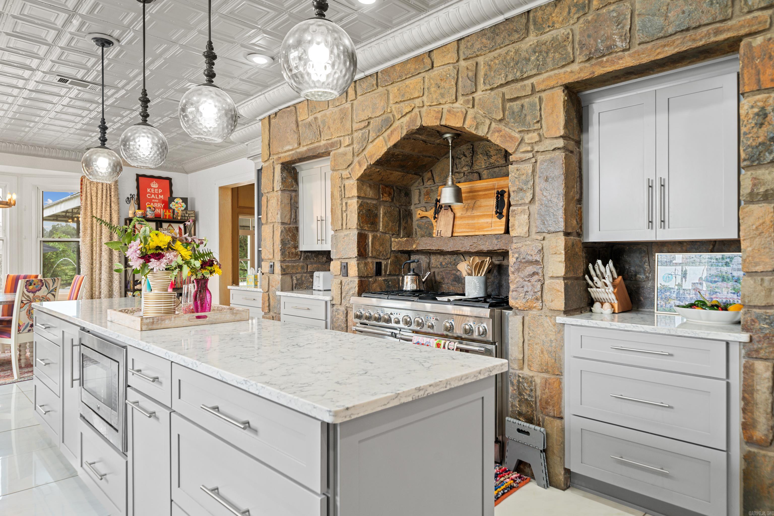 6425 Airport Rd  Bonnerdale, AR