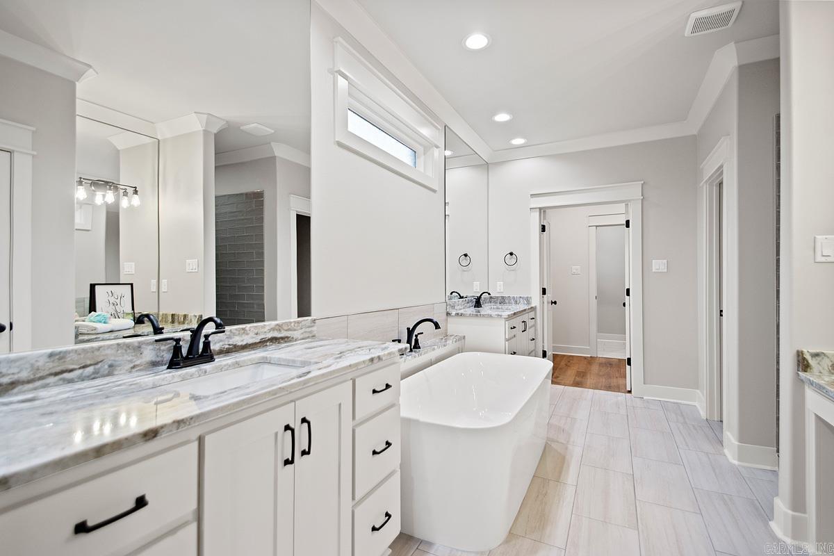 557 Valley Oak  Sherwood, AR