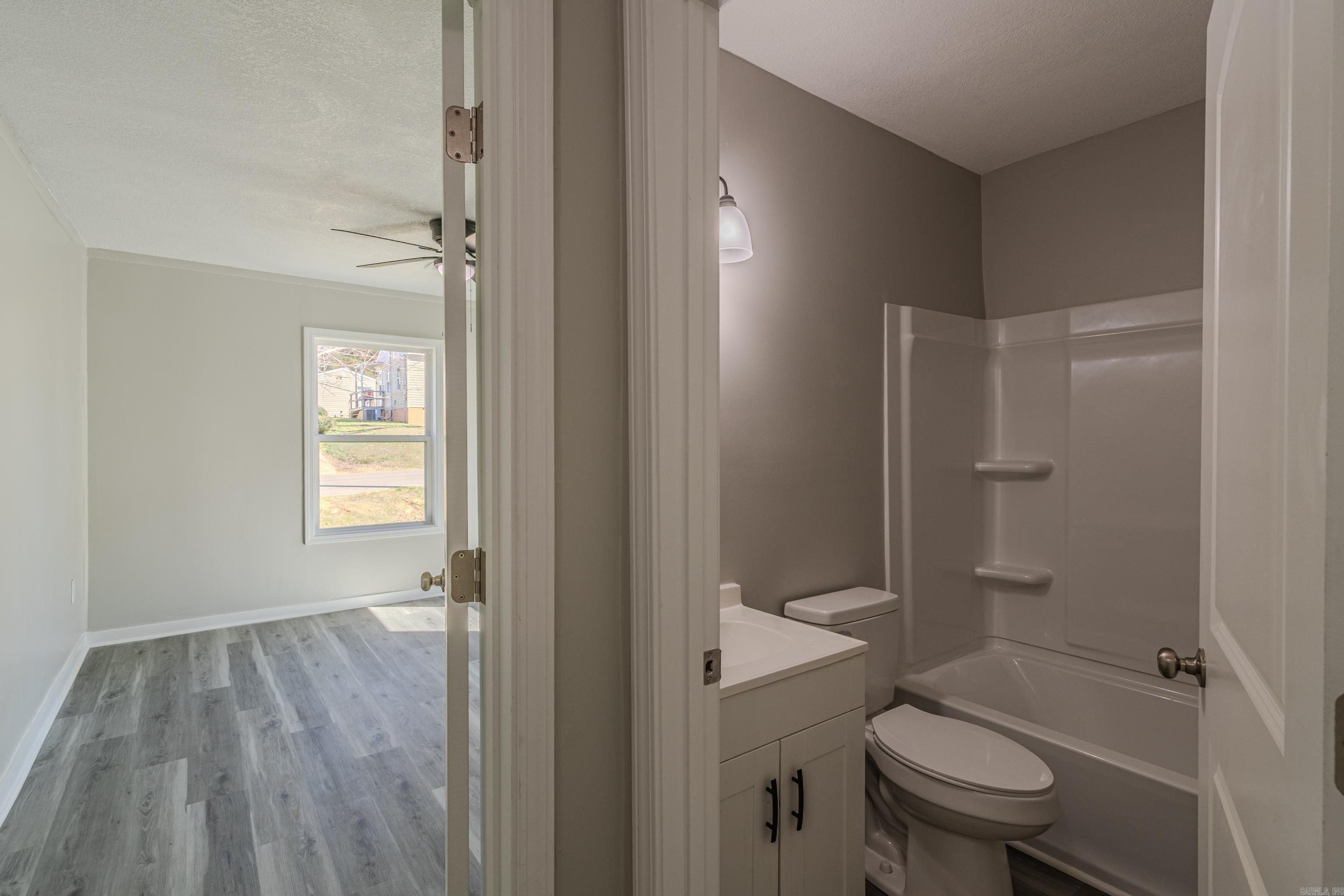 620 N 6th  Paragould, AR