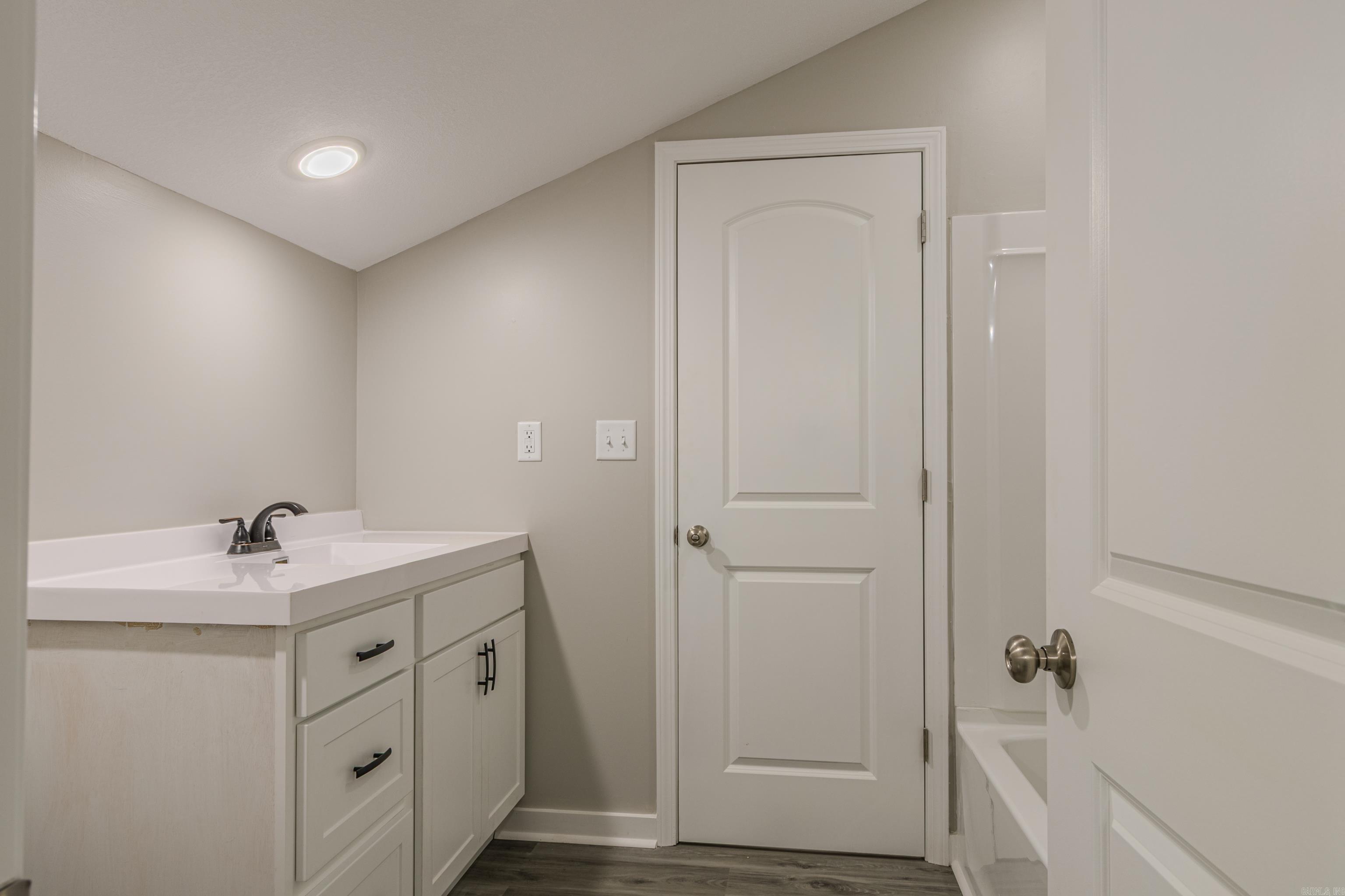 620 N 6th  Paragould, AR