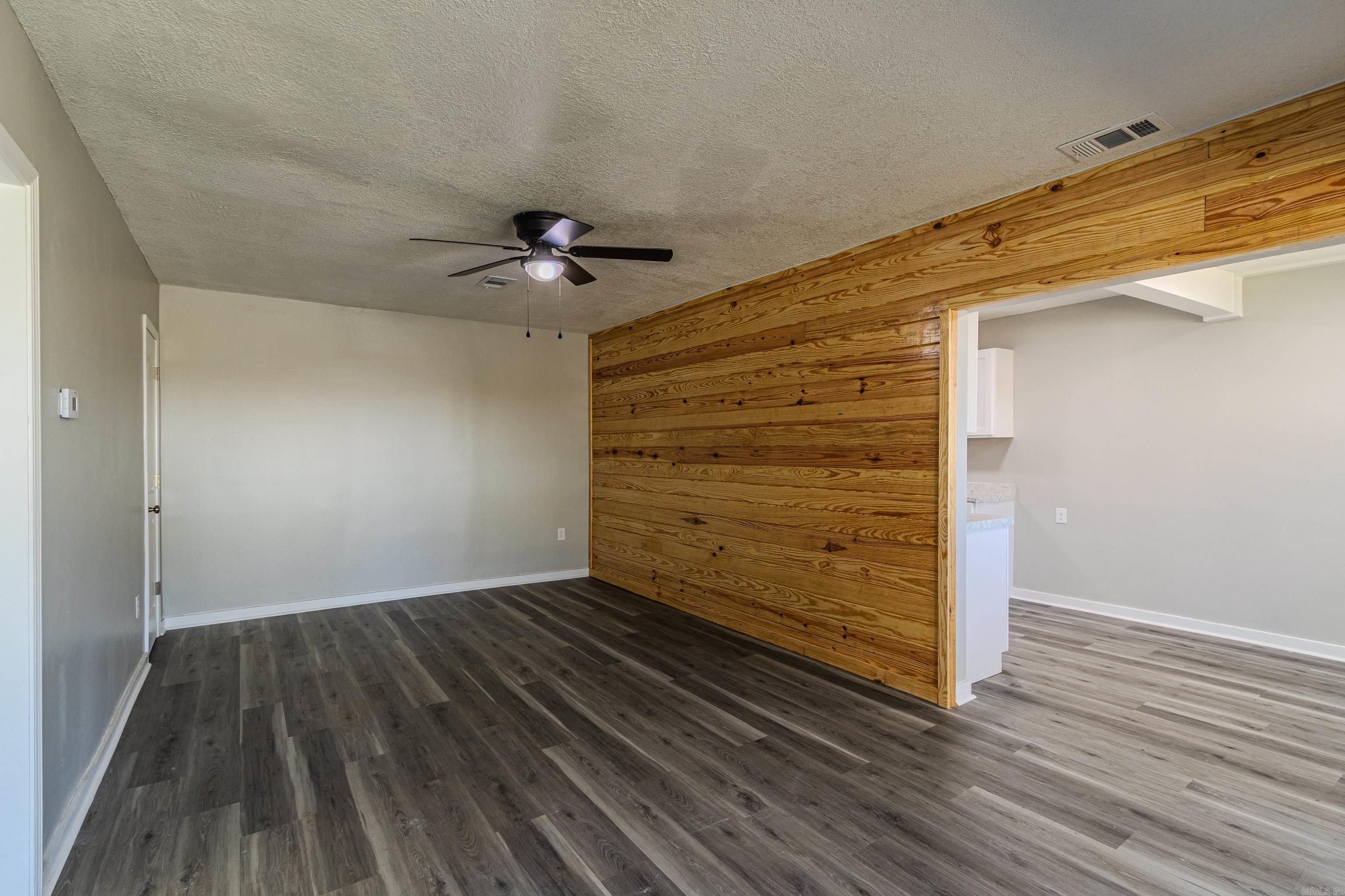 620 N 6th  Paragould, AR