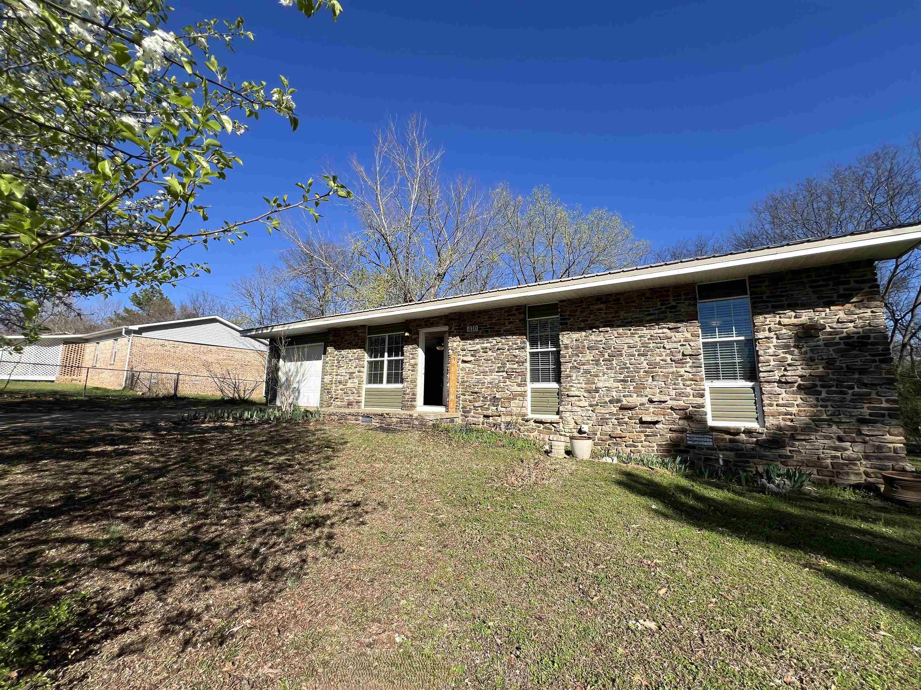 410 Downey  Mountain View, AR
