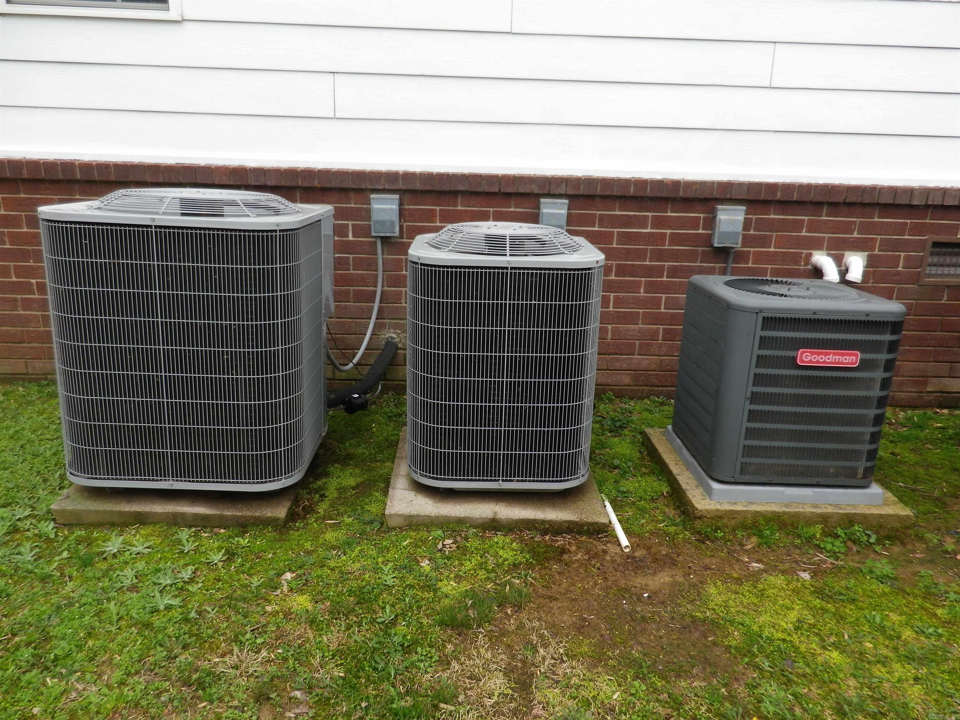 55 LOCHLAND Greers Ferry, AR 72067