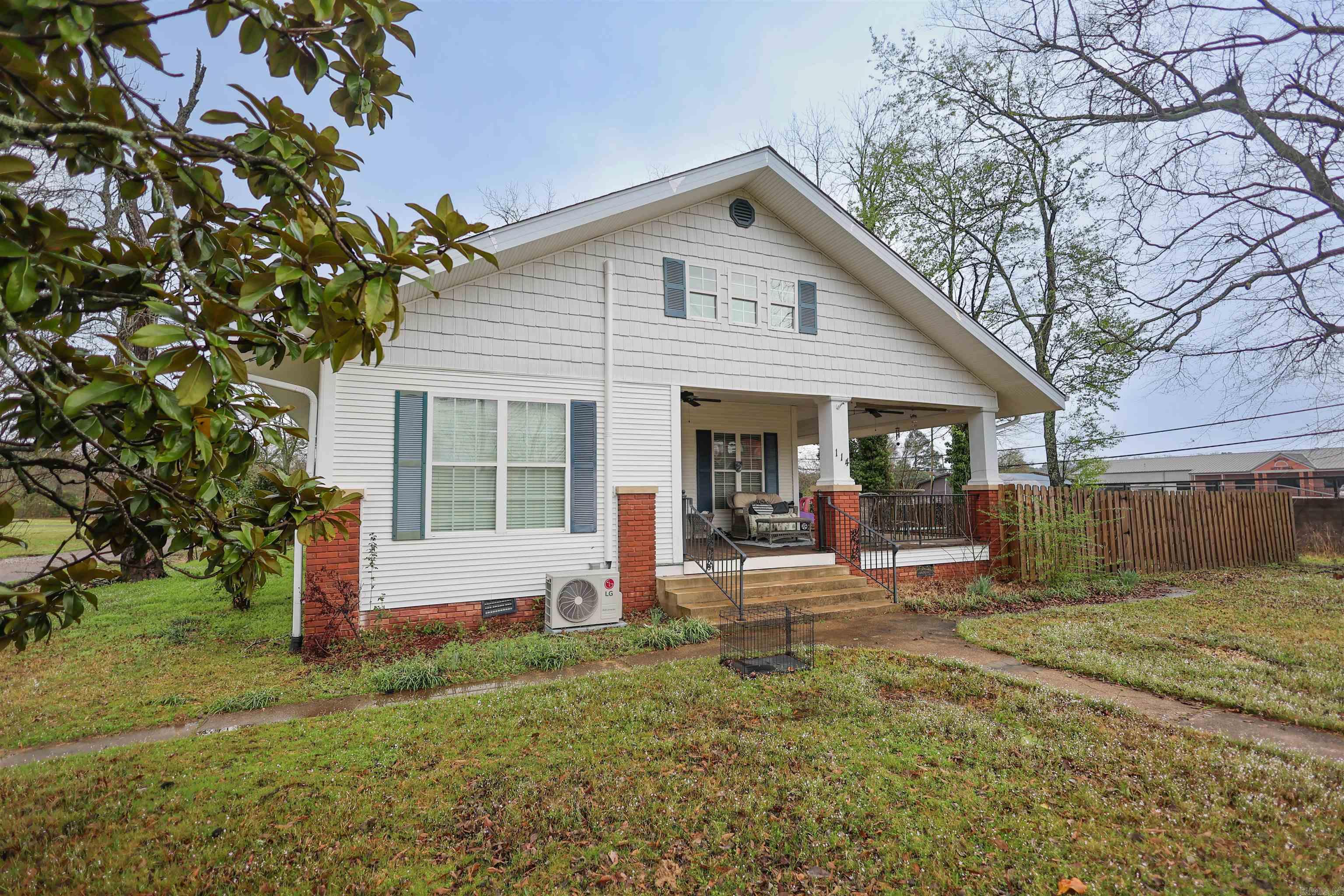 114 N Main  Amity, AR